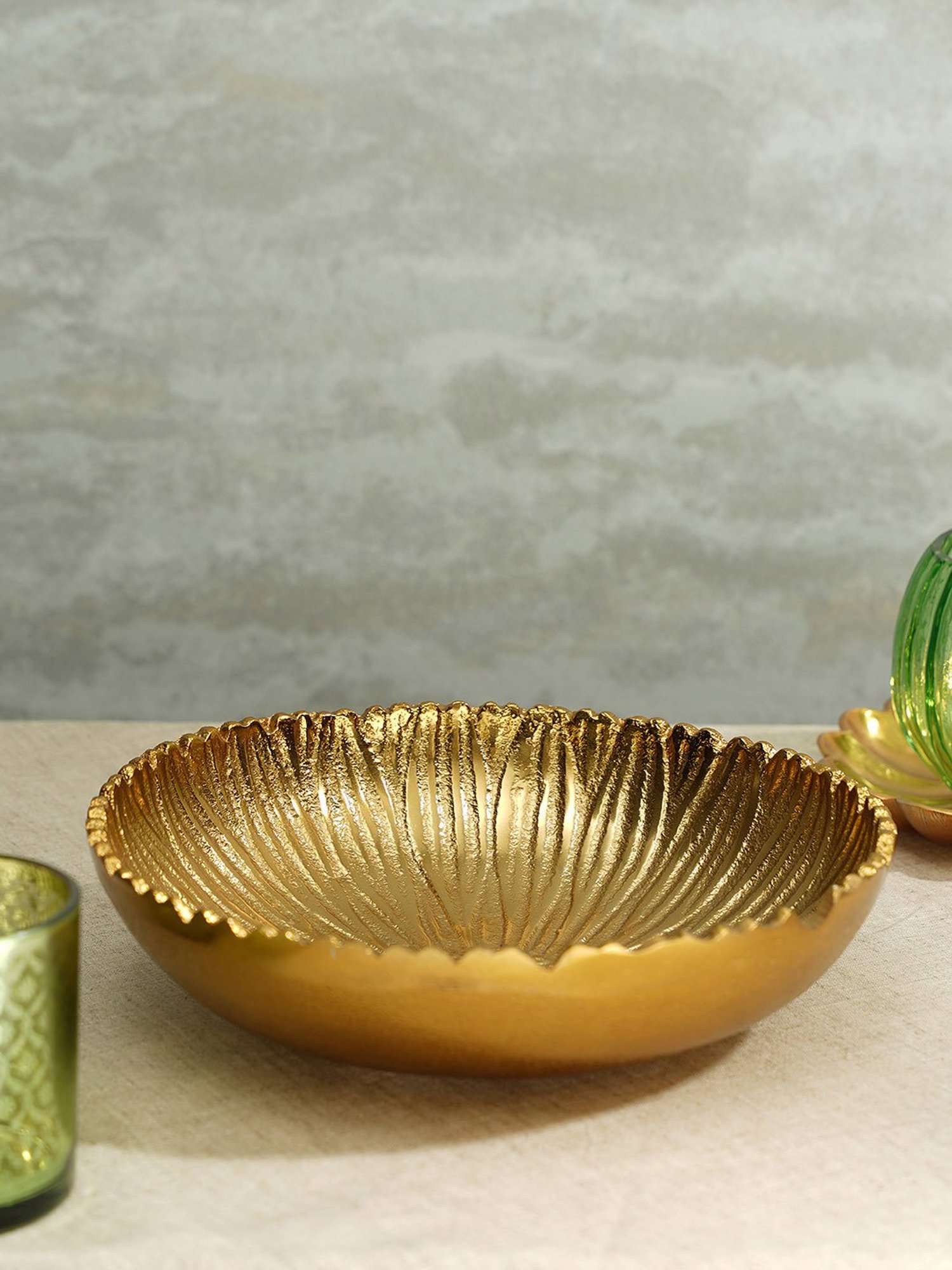 Pure Home and Living Gold Glass Solid Decorative Bowls