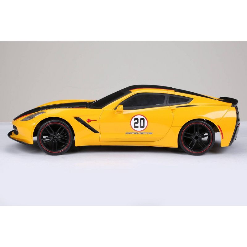 New Bright R/C Showcase Sportscar Racing Corvette C7 Yellow 9 .6v 1:8 Scale