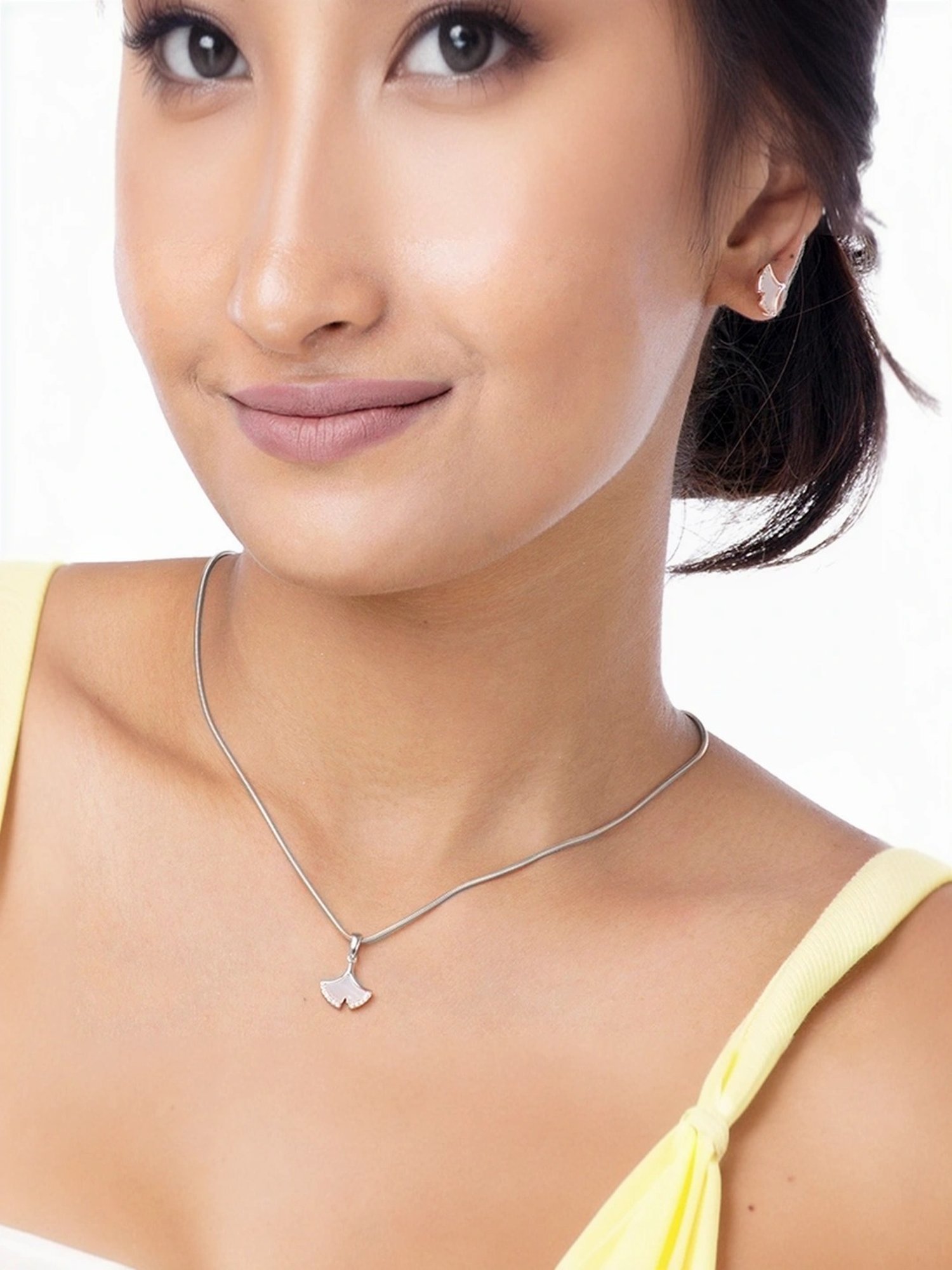 Touch925 Sterling Silver Seashell Pendant Set for women