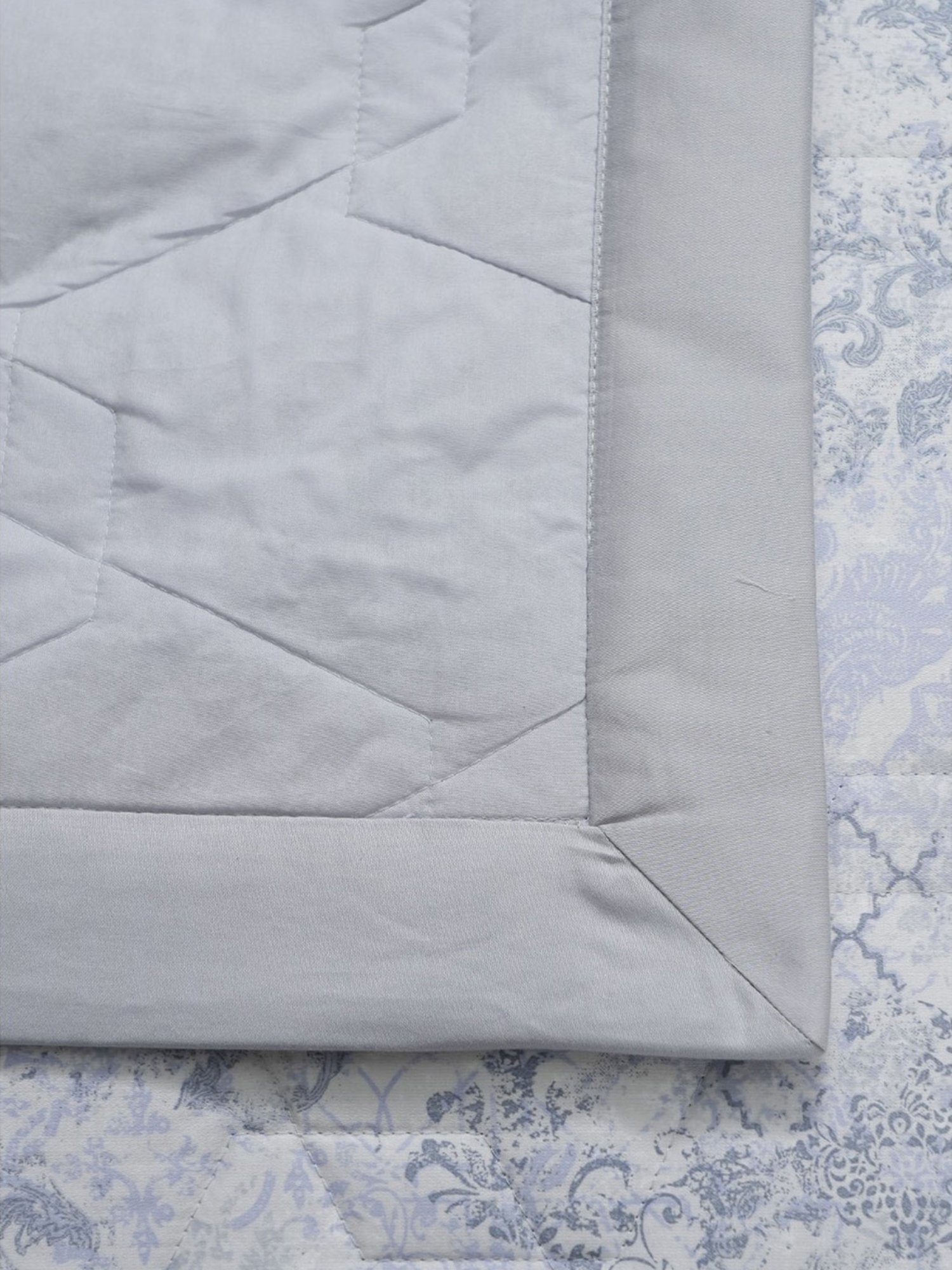 Maspar Vincent Green & Blue Cotton 120 TC Reversible Quilt - Set of 1