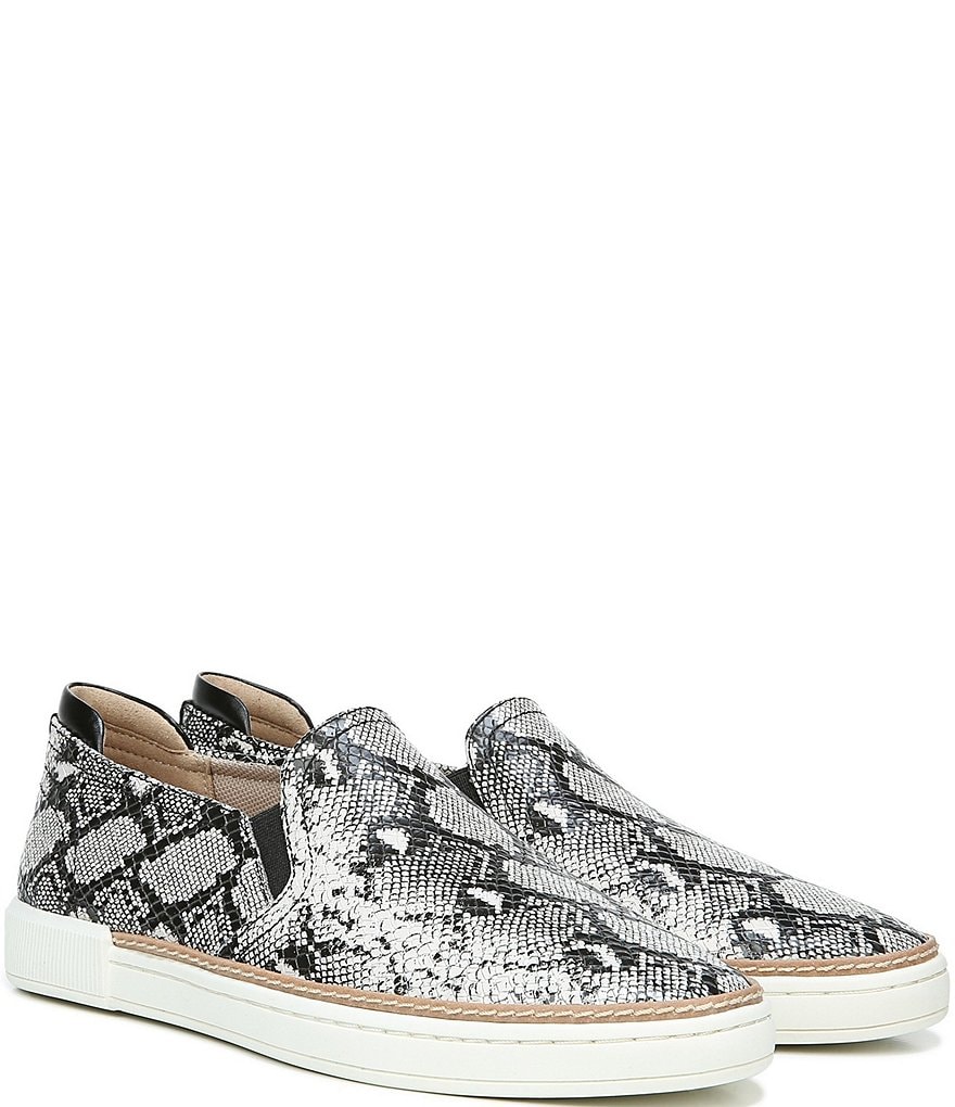 Trotters Kiera Suede Kitten Heel Pumps