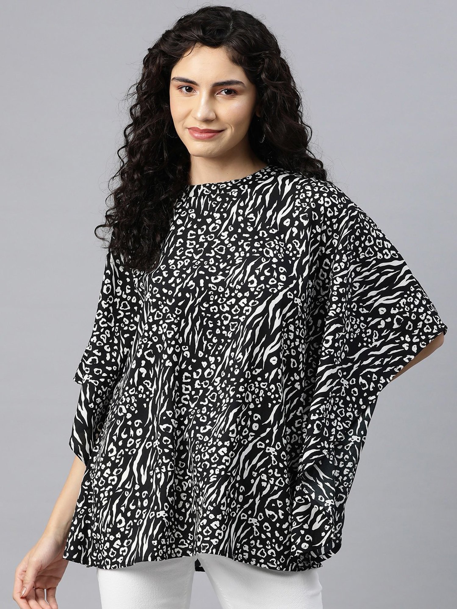 Cottinfab Black & white Printed Kaftan