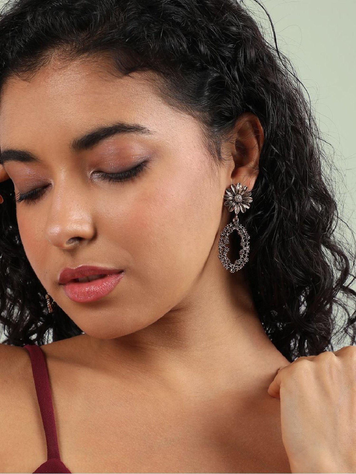 Sohi Women's Daisy Intricate Oval Drop Earrings  Gold