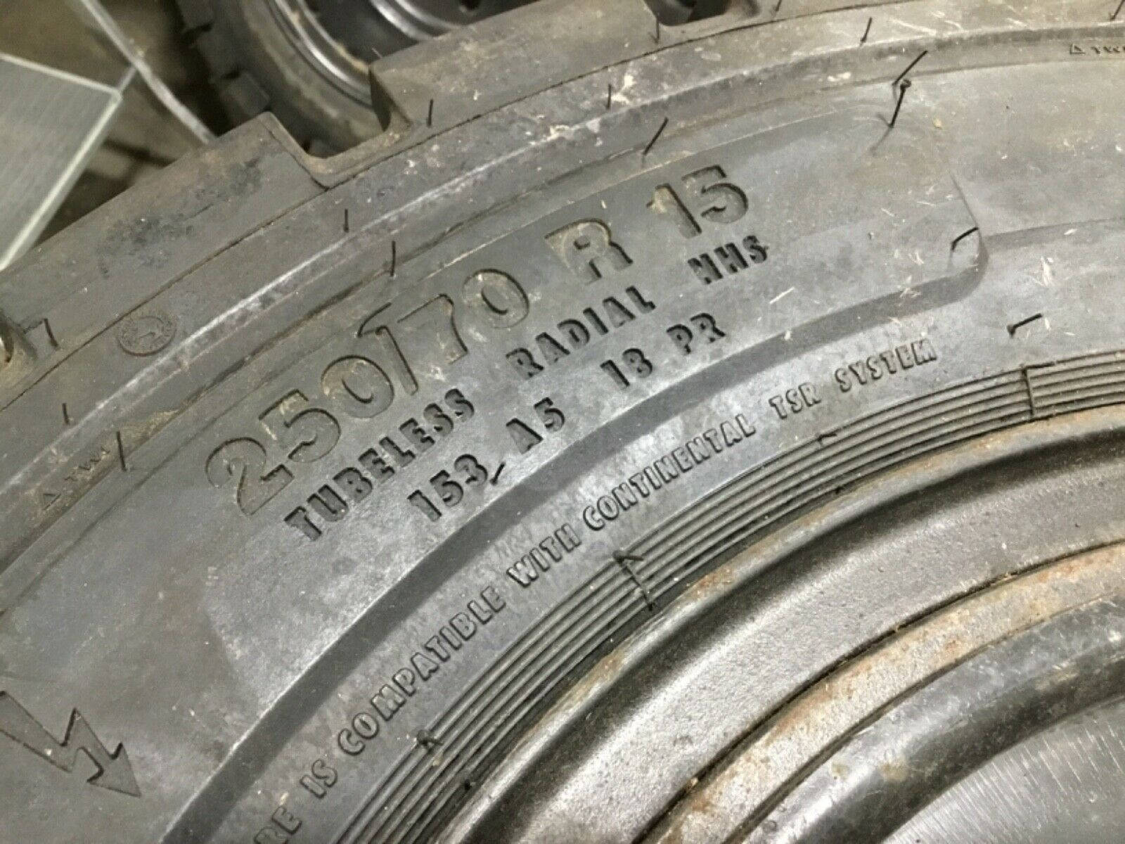 Continental ContiRT20 Radial Forklift Tire 250x70r-15 Tire With 6 Lug Rim #T107