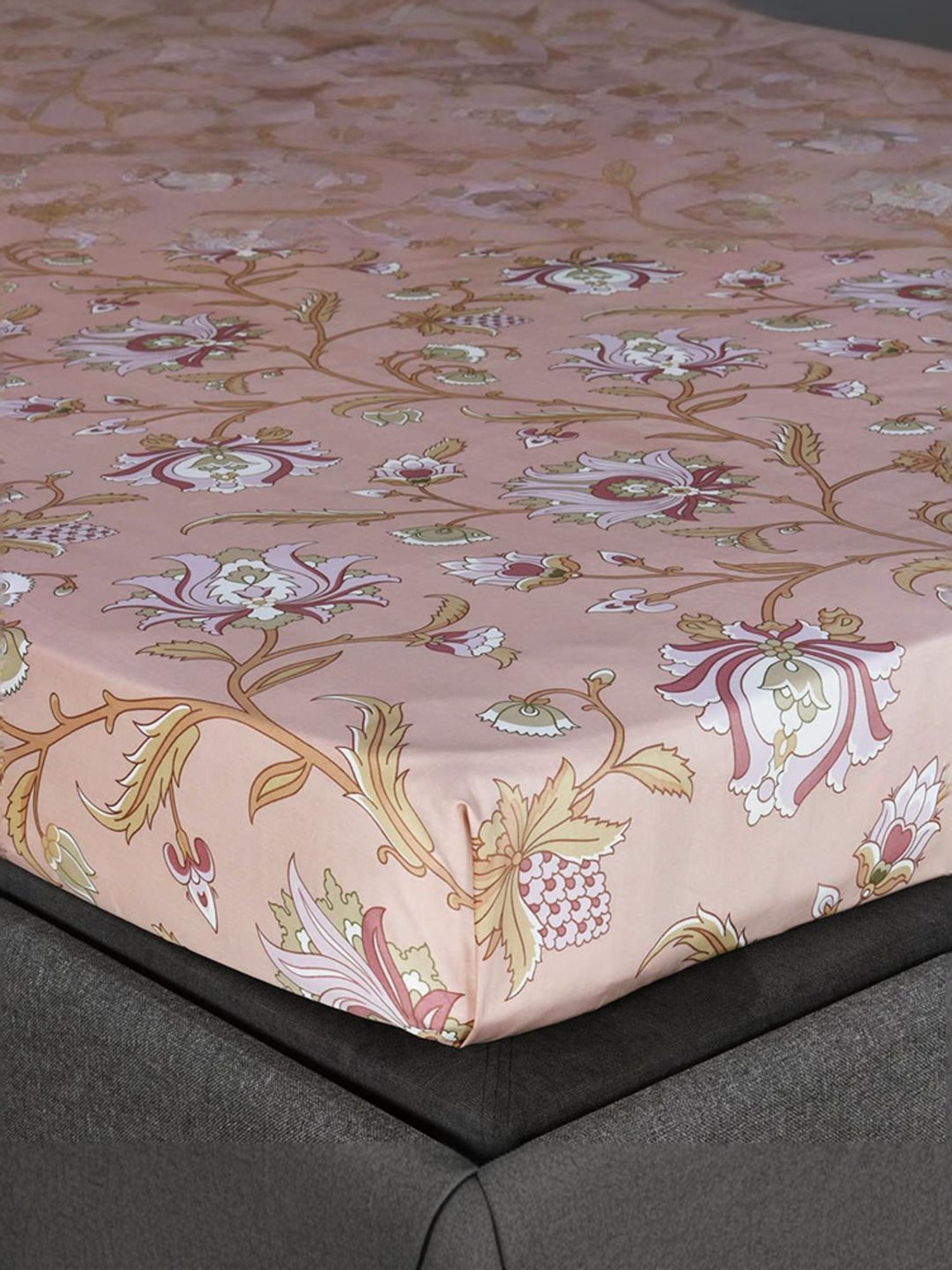 @Home Arias Peach 300 TC Cotton King Bedsheet with 2 Pillow Covers