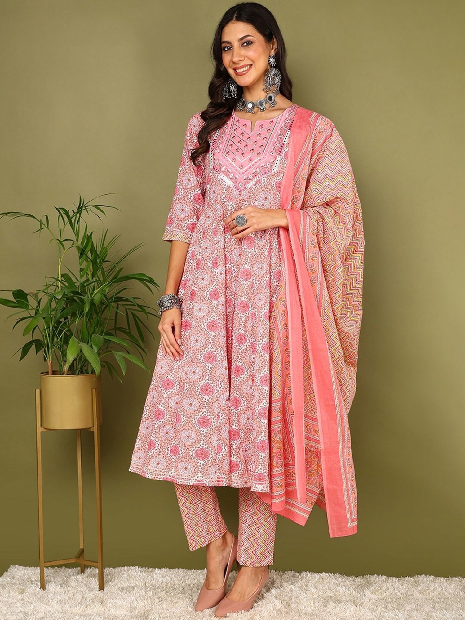Vaamsi Pink Cotton Floral Print Kurta Pant Set With Dupatta