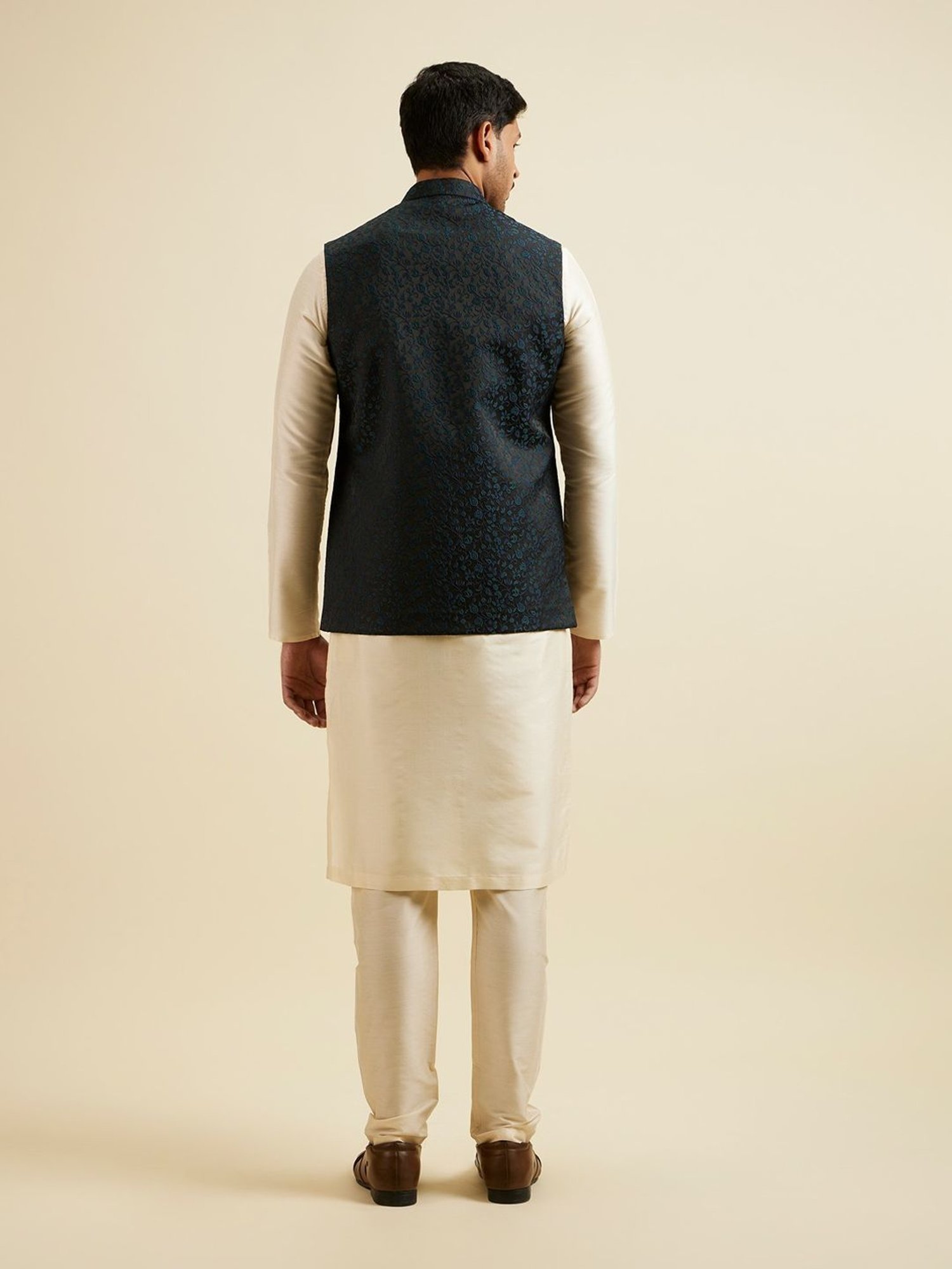 Manyavar Black Regular Fit Embroidered Nehru Jacket