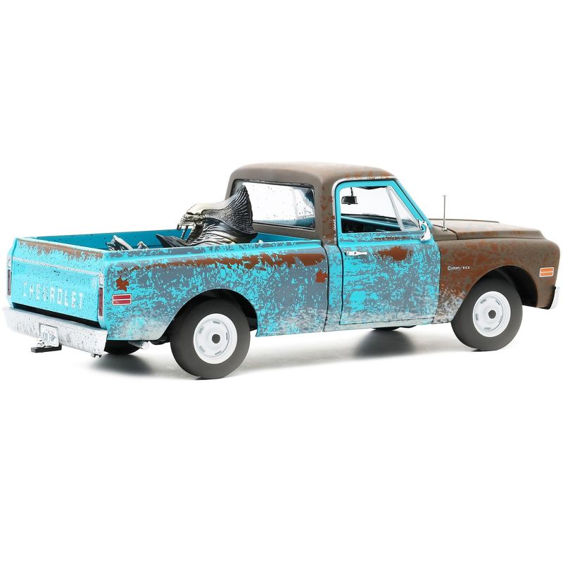 1971 Chevrolet C10 Pickup Truck Weathered with Alien Figurine "Independence Day" (1996) Movie 1/18 Diecast Model by Highway 61