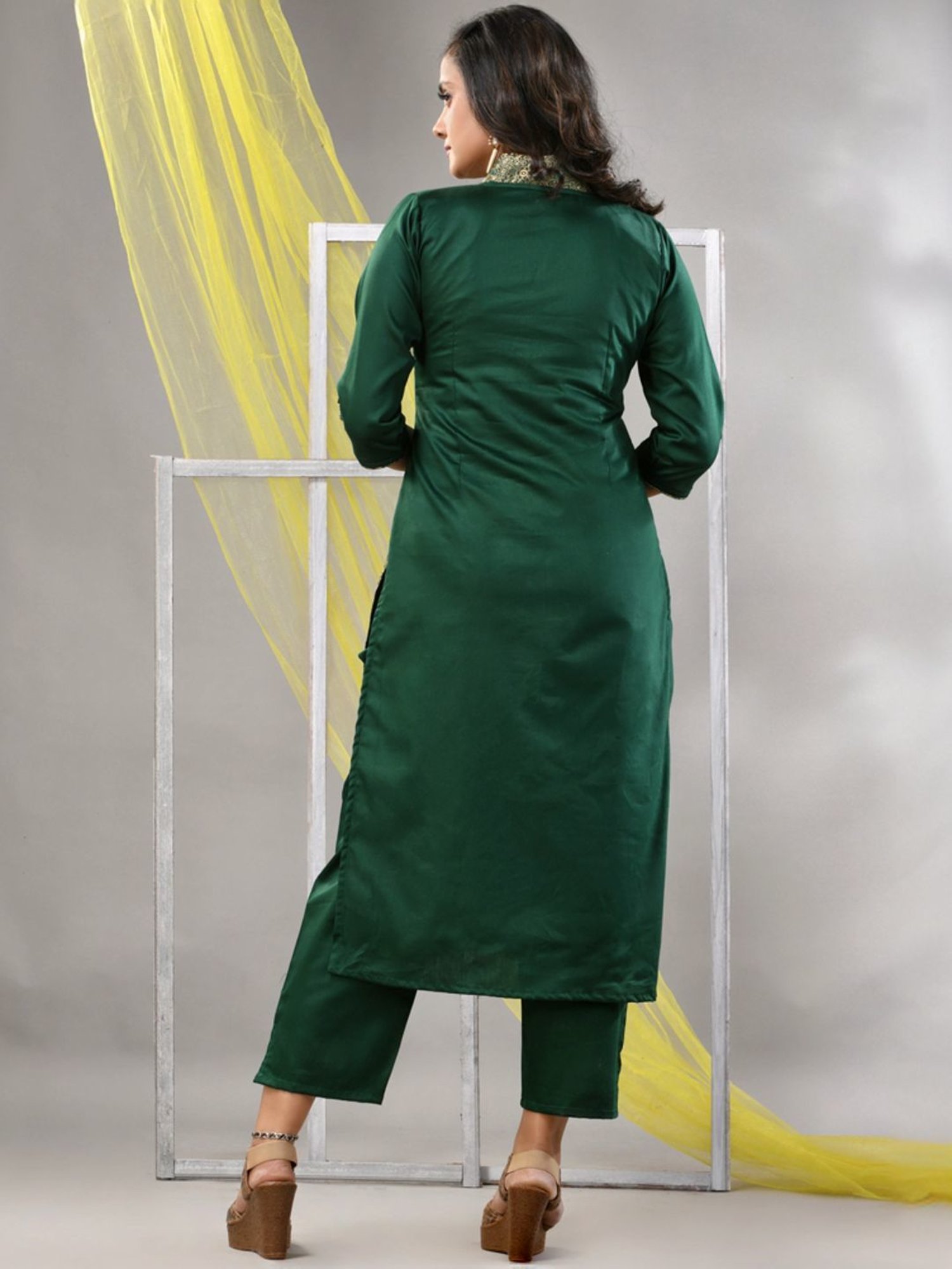 Charukriti Green Straight Kurta