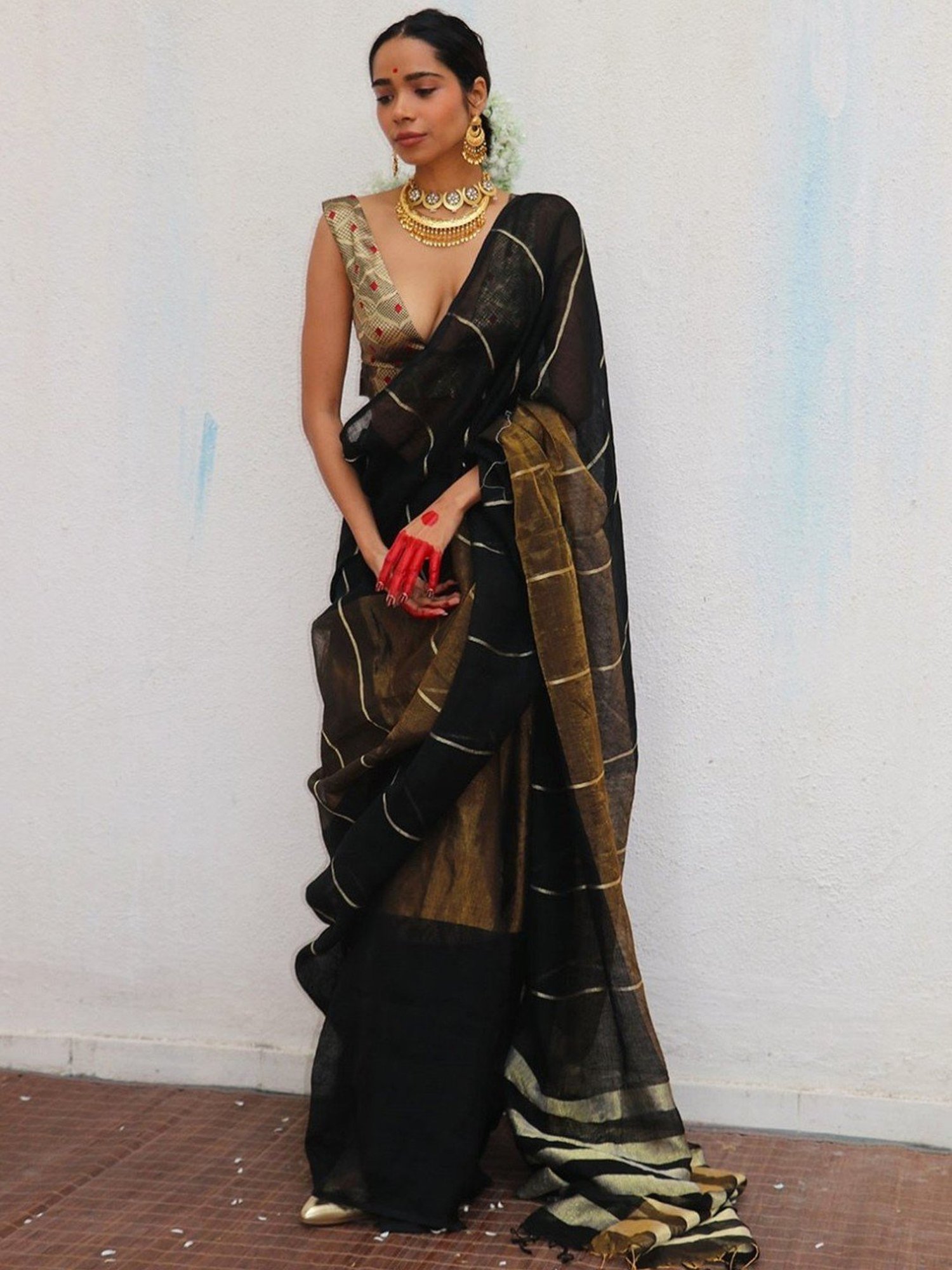 Chidiyaa Black Chandni Raatein Mrinmoyee Handwoven Linen Zari Saree