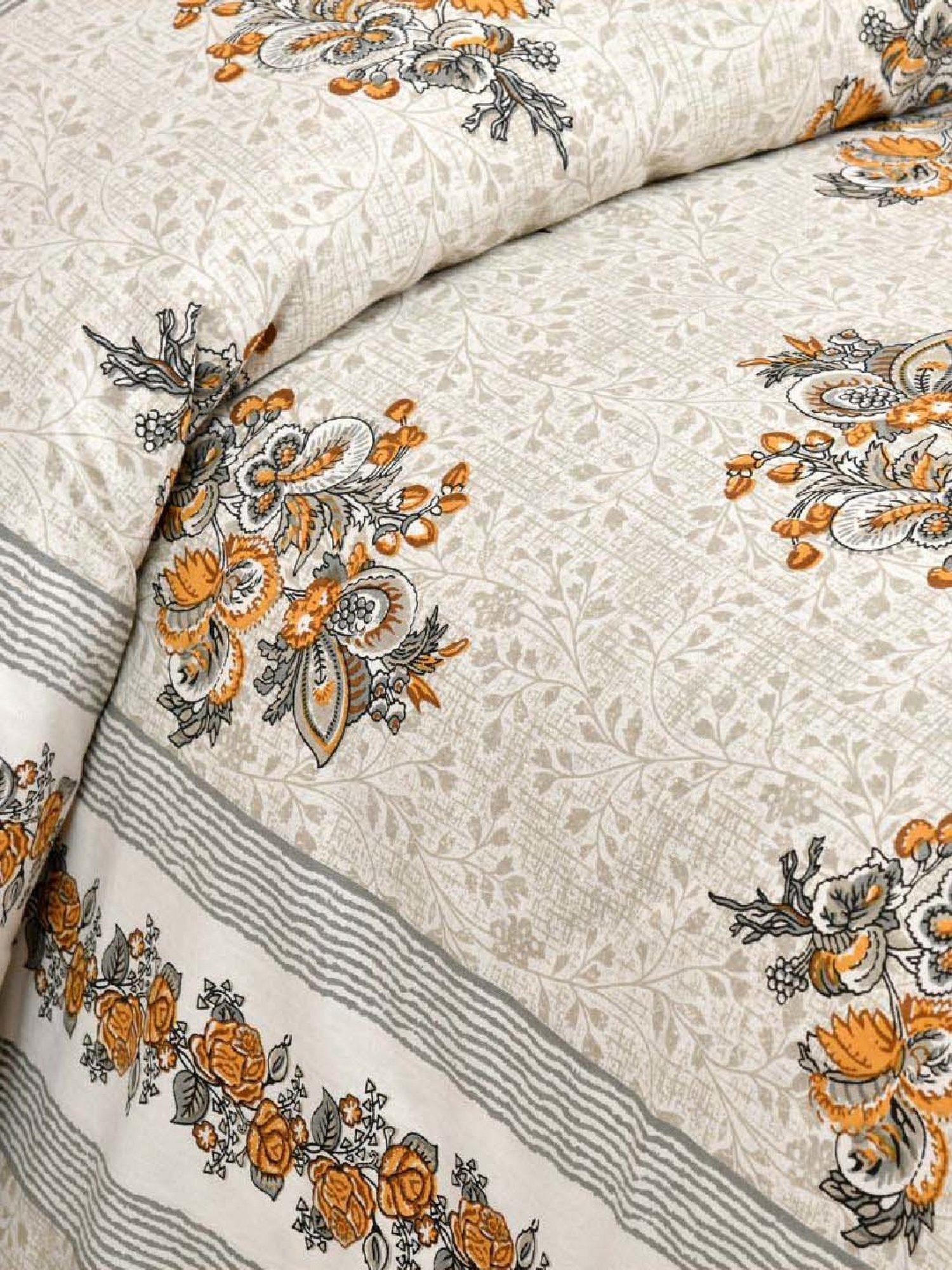JaipurFabric Grey & Orange 180 TC 100% Cotton Beautiful Bouquet Double Bedsheet with 2 Pillow Covers