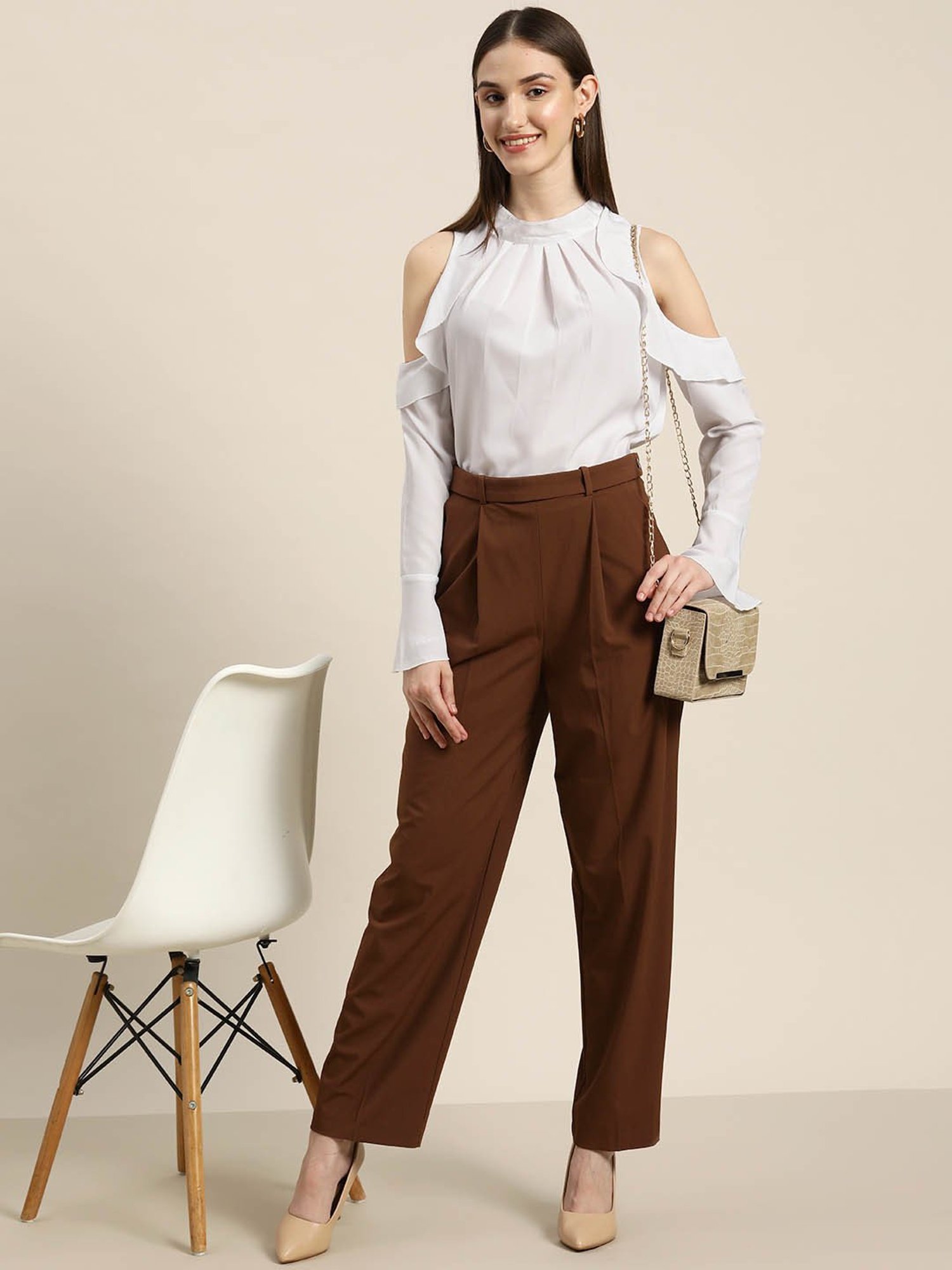 Qurvii White Regular Fit Top