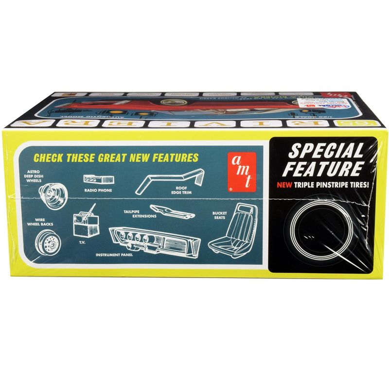 Porsche Macan Turbo Red 1/24 Diecast Model Car by Welly