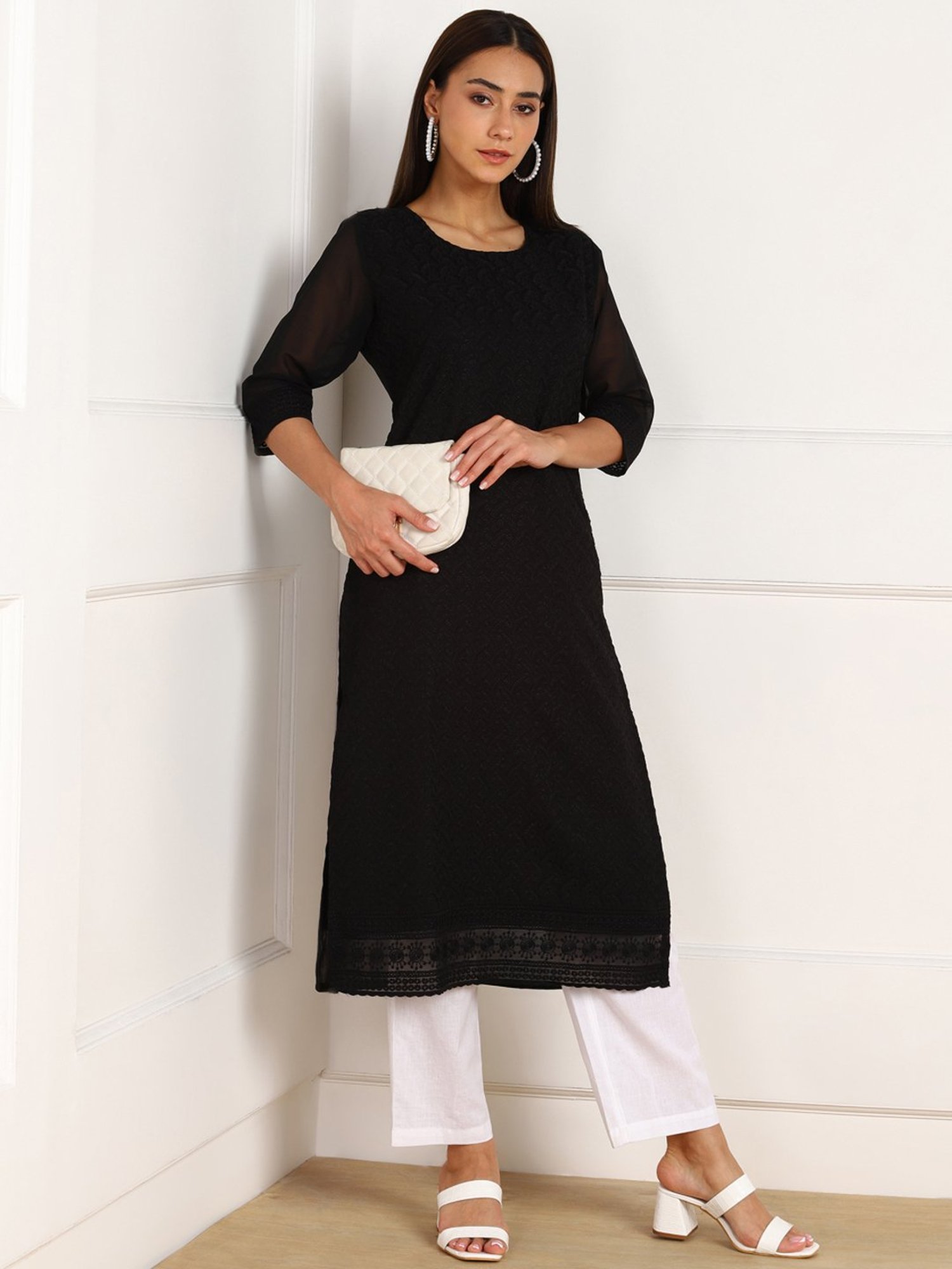 SWAGG INDIA Black Embroidered Straight Kurta