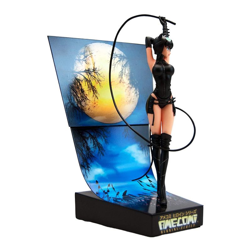 Factory Entertainment DC Comics Catwoman 10 Inch Ame-Comi Premium Motion Statue