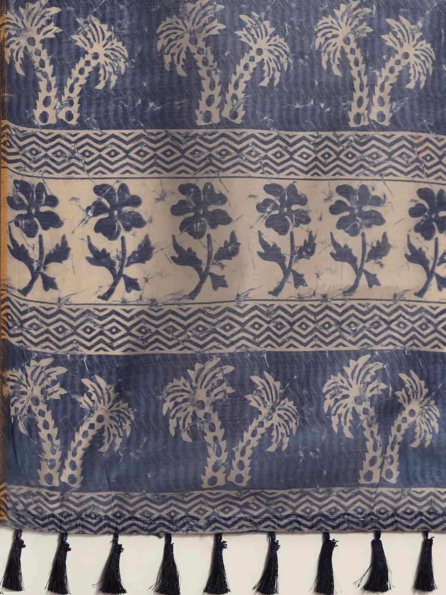 Unnati Silks Grey Cotton Printed Saree With Unstitched Blouse