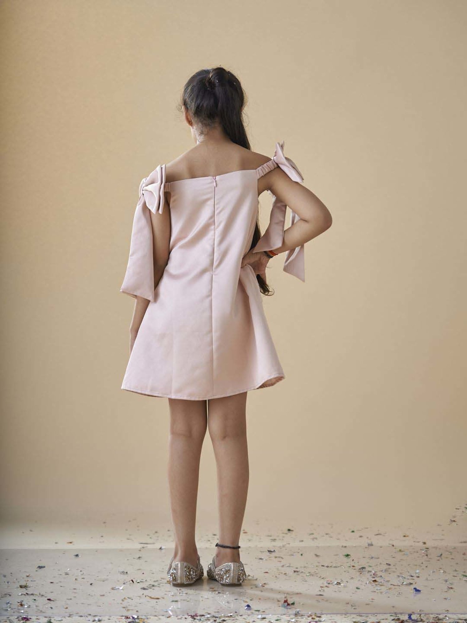 KidsDew Girls Beige Solid Casual Dresses