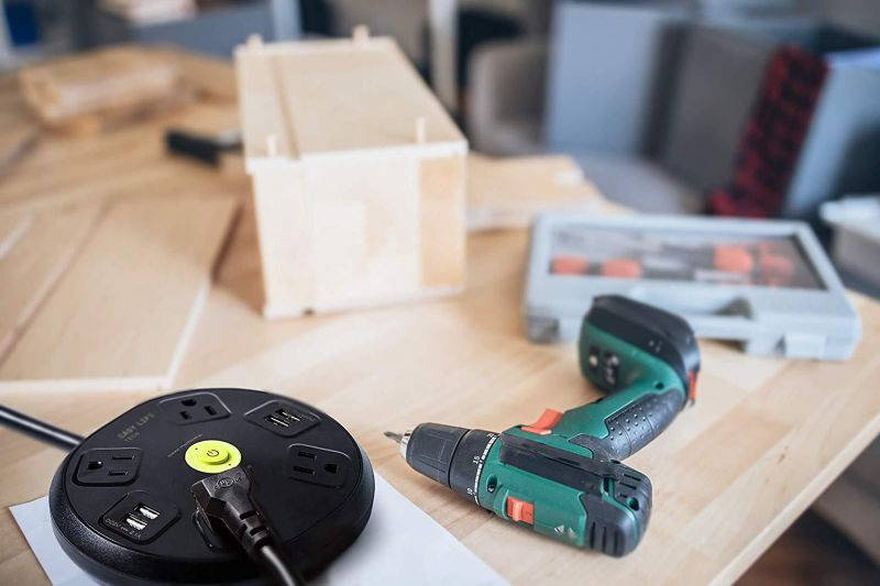 Easylife Tech Round Surge Protector Strip with 4 AC Outlets and 4 USB Ports 15 A / 125 V and 6 ft Heavy Duty Power Cord 1200 J Surge Protection &ndash; ETL Listed - Black