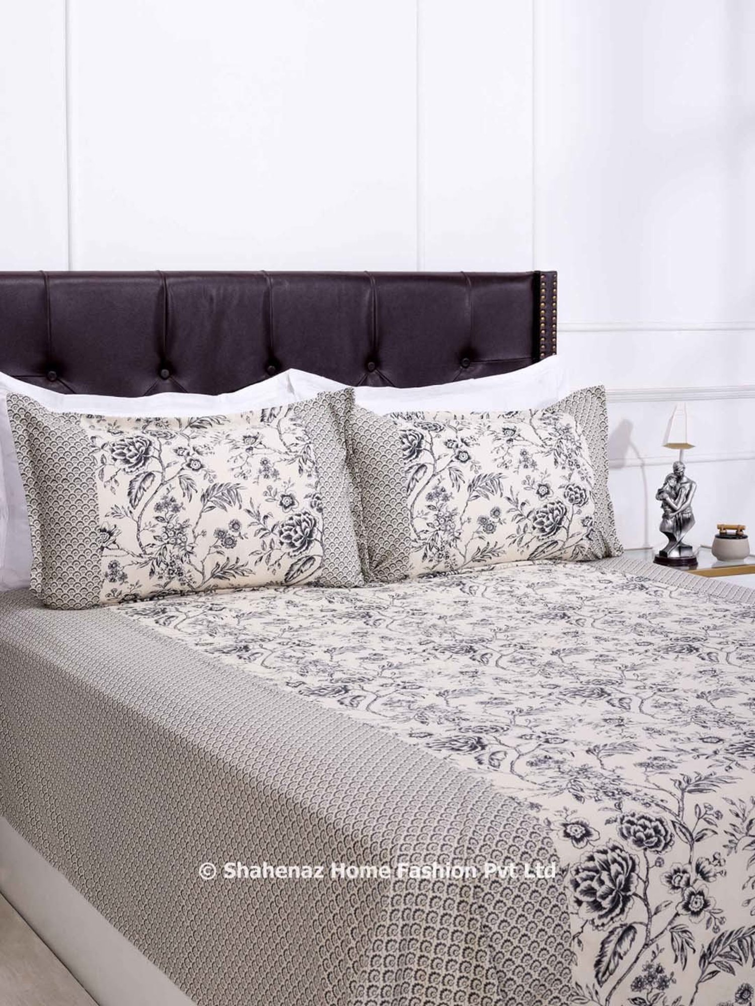 Shahenaz Grey 120 TC Cotton Vintage Damask Luxury Double Bedsheet with 2 Pillow Covers