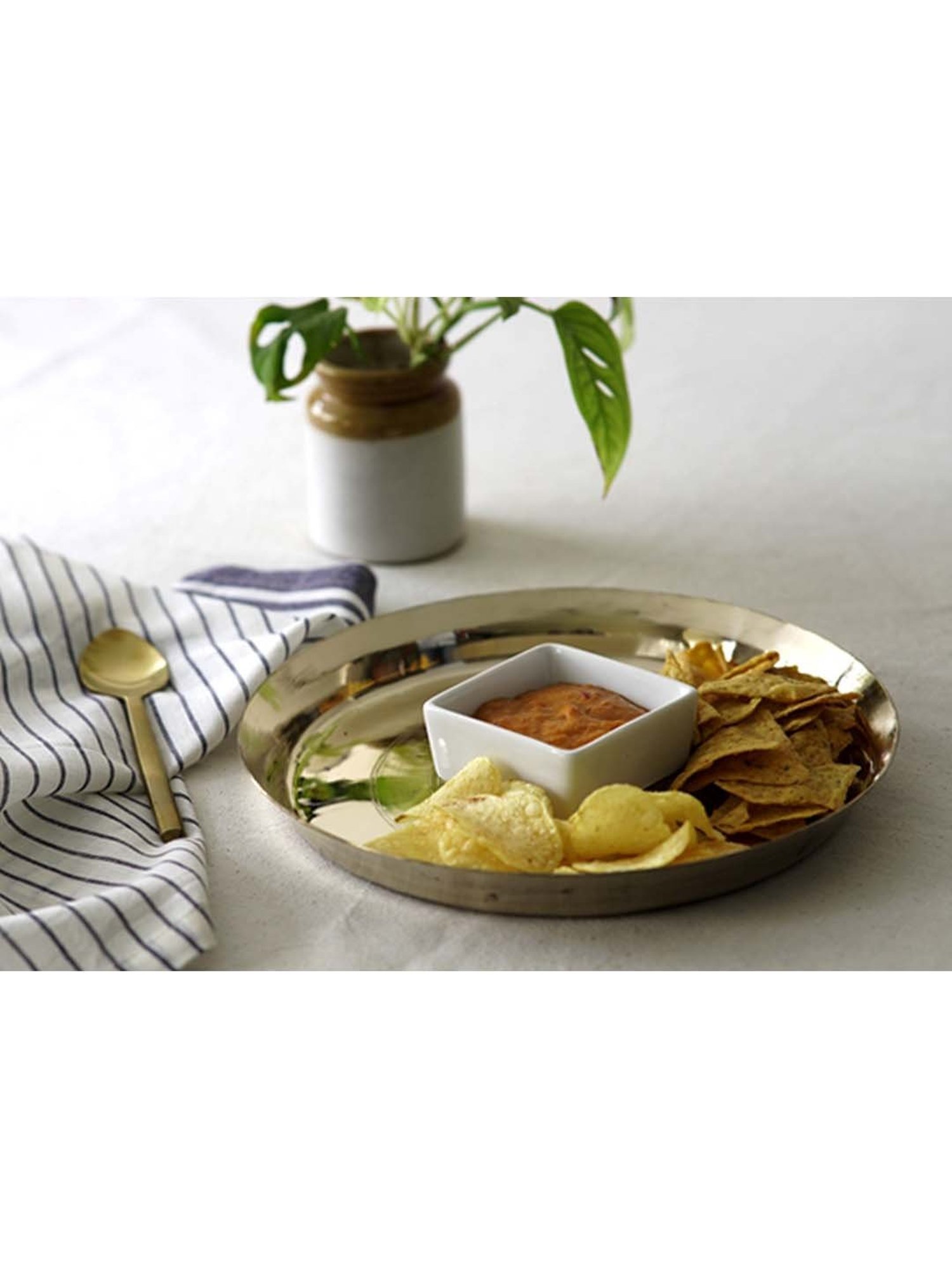 COPPRE Metallic Kansa Khana Platter - Set of 1