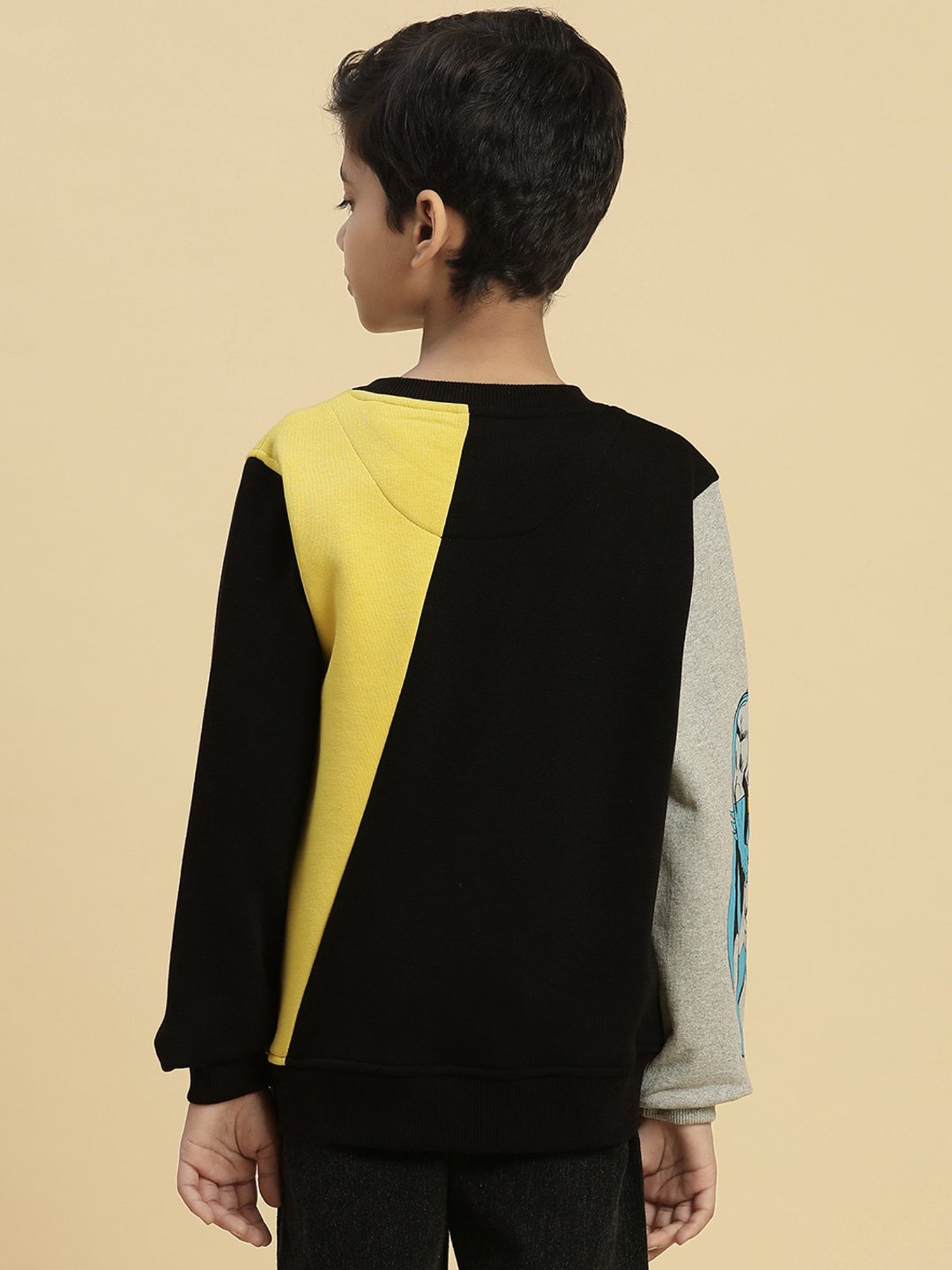 Kidsville Batman Printed Multicolor Sweatshirt For Boys