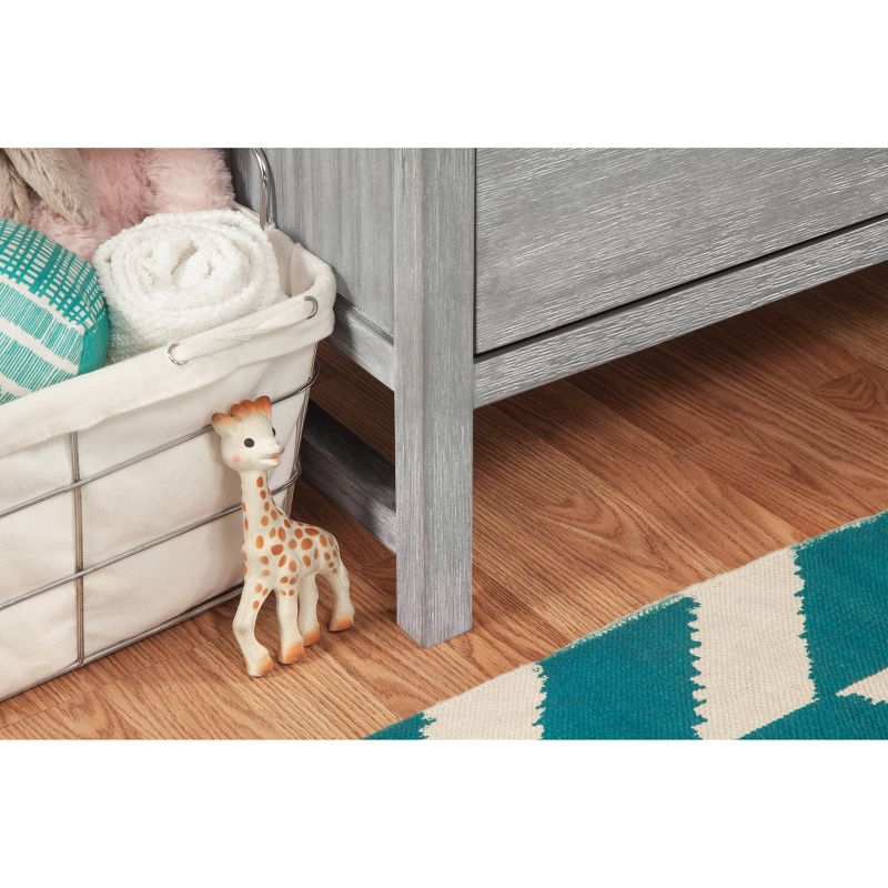 DaVinci Fairway 3-Drawer Dresser - Cottage Gray