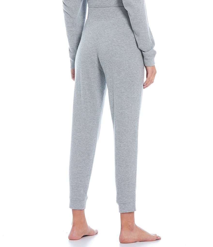 Modern Movement Solid Seamless Scoop Neck Microfiber Camisole