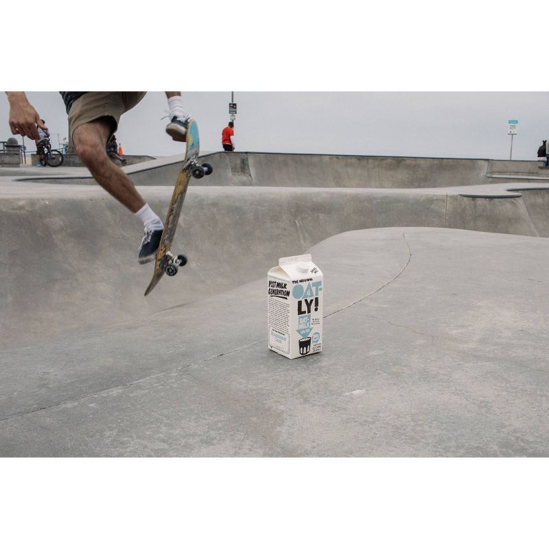 Oatly Low Fat Oatmilk - 0.5gal