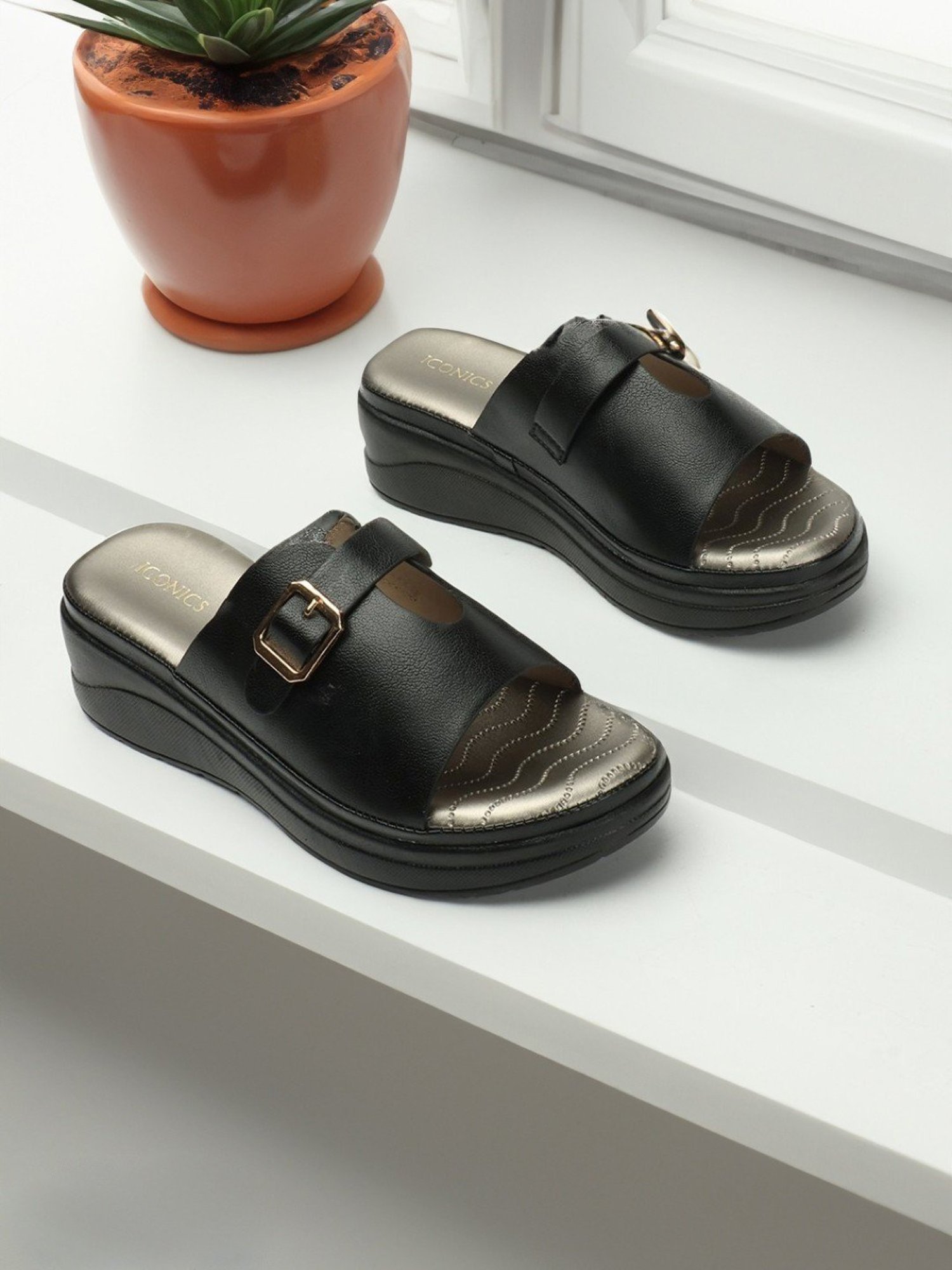 Iconics Women's Black Thong Wedges