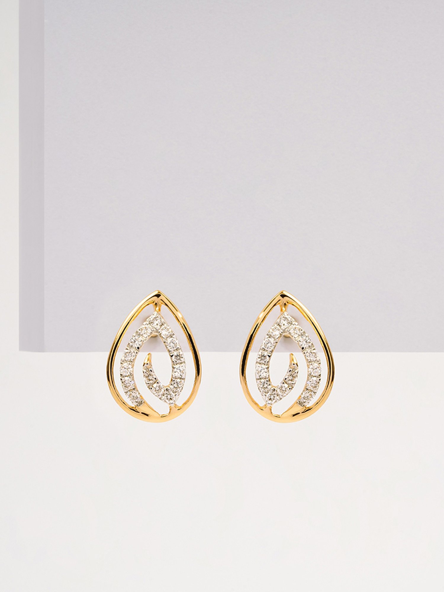 P.N.Gadgil Jewellers 14k Gold Pompous Pear Stud Diamond Earrings For Women