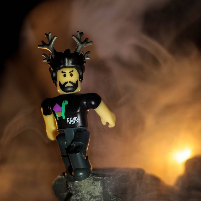 Roblox Action Collection: From the Vault - 20 Figure Pack (Includes Exclusive Virtual Item)