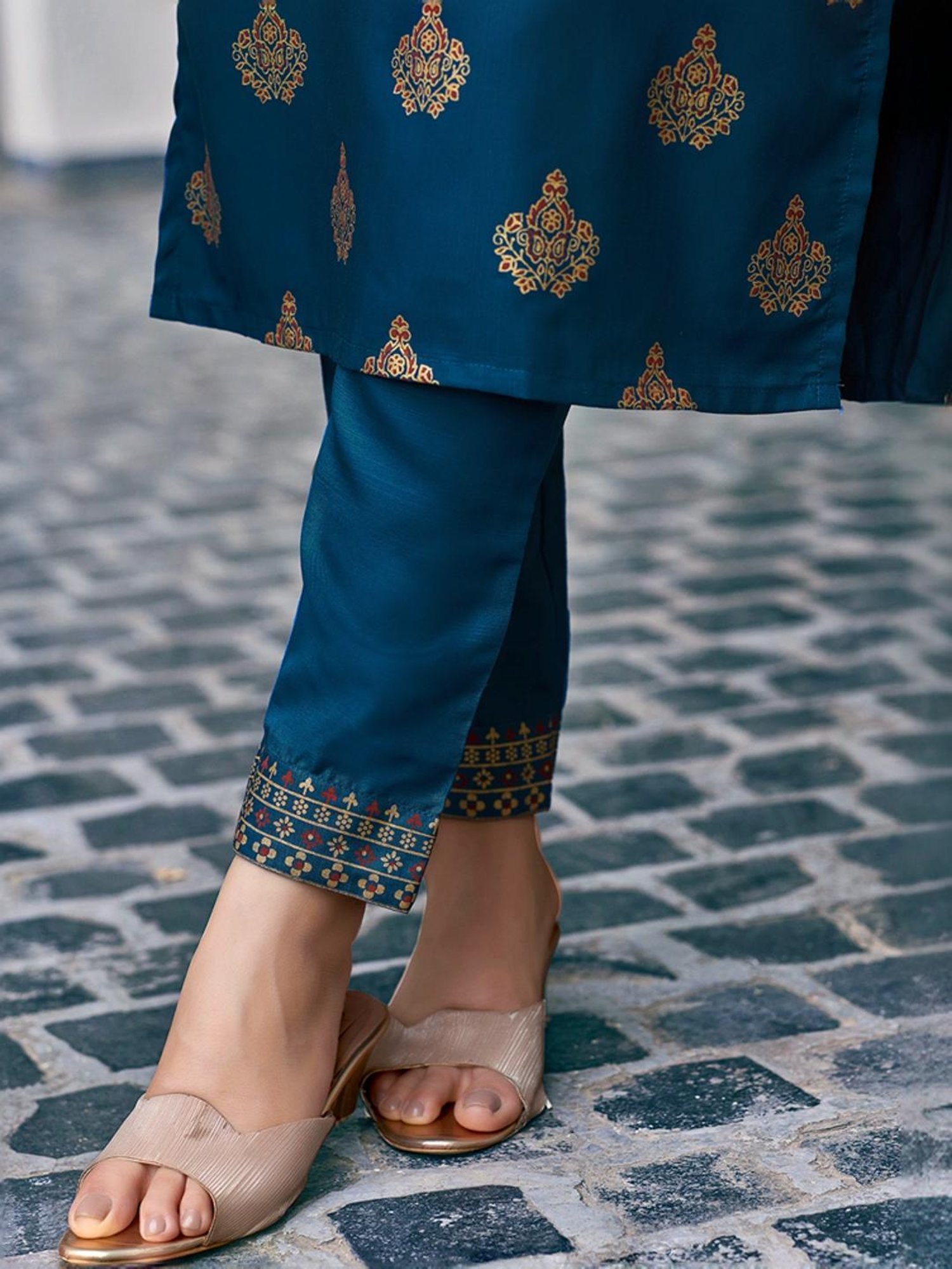 Skylee Blue Printed Kurta Pant Set With Dupatta