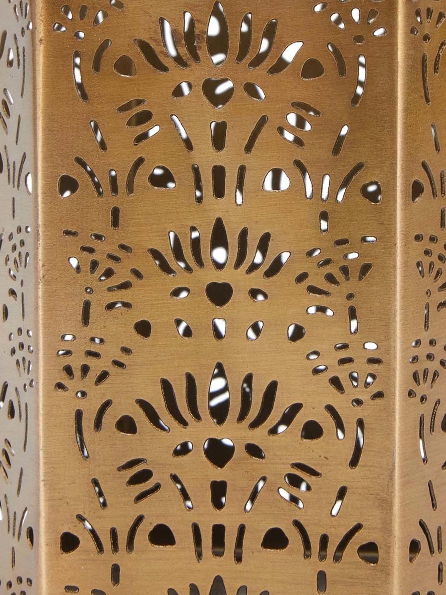 Darice Pack of 2 Cleveland Vintage Lighting Edison Style E12S Base Flame Candelabra Bulbs