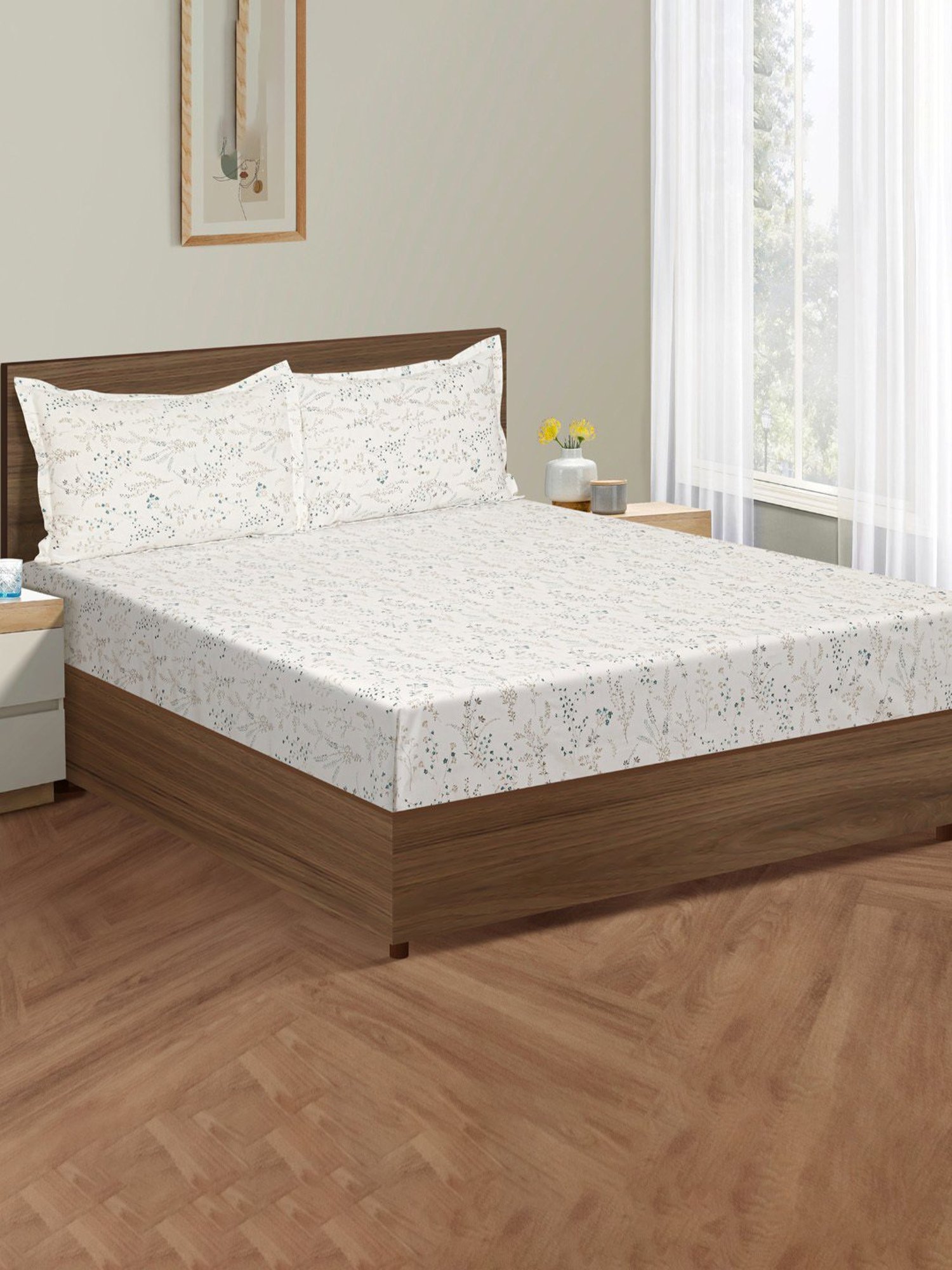 Swayam Dona Floral White & Beige 200 TC Cotton King Bedsheet with 2 Pillow Covers