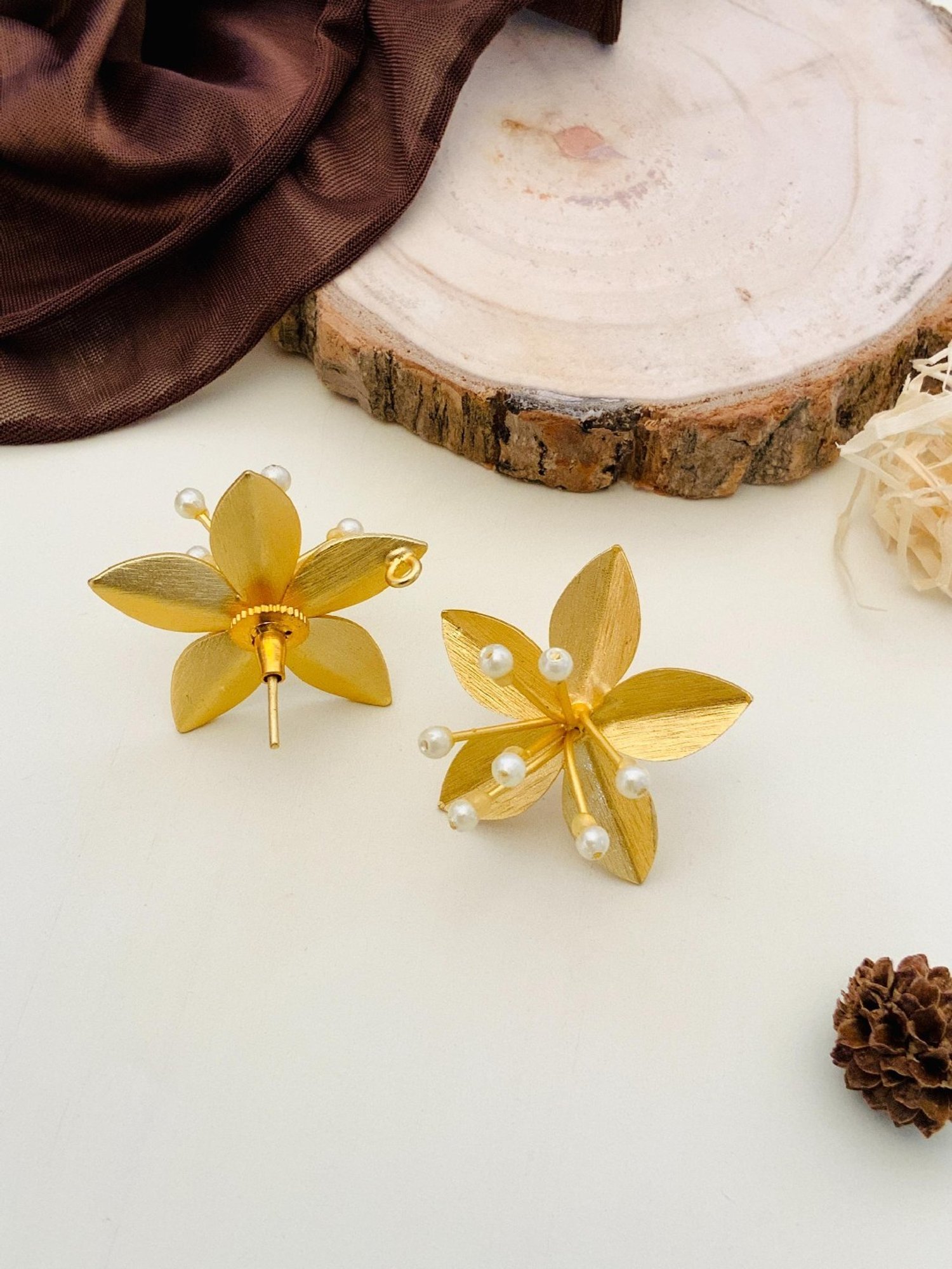 Abdesigns Enchanting Gold-Plated Stud Earrings