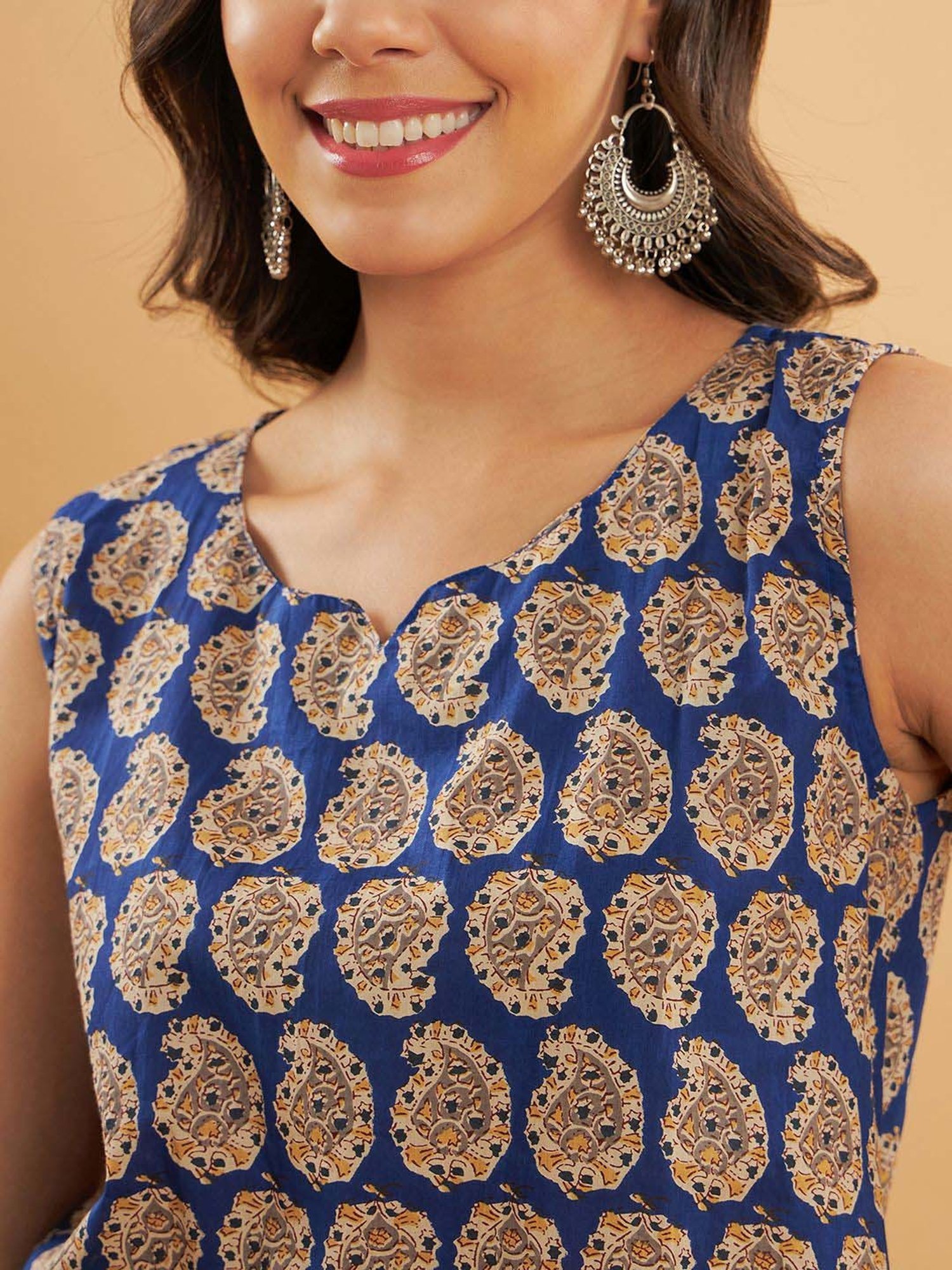 Inweave Blue & Beige Printed Top