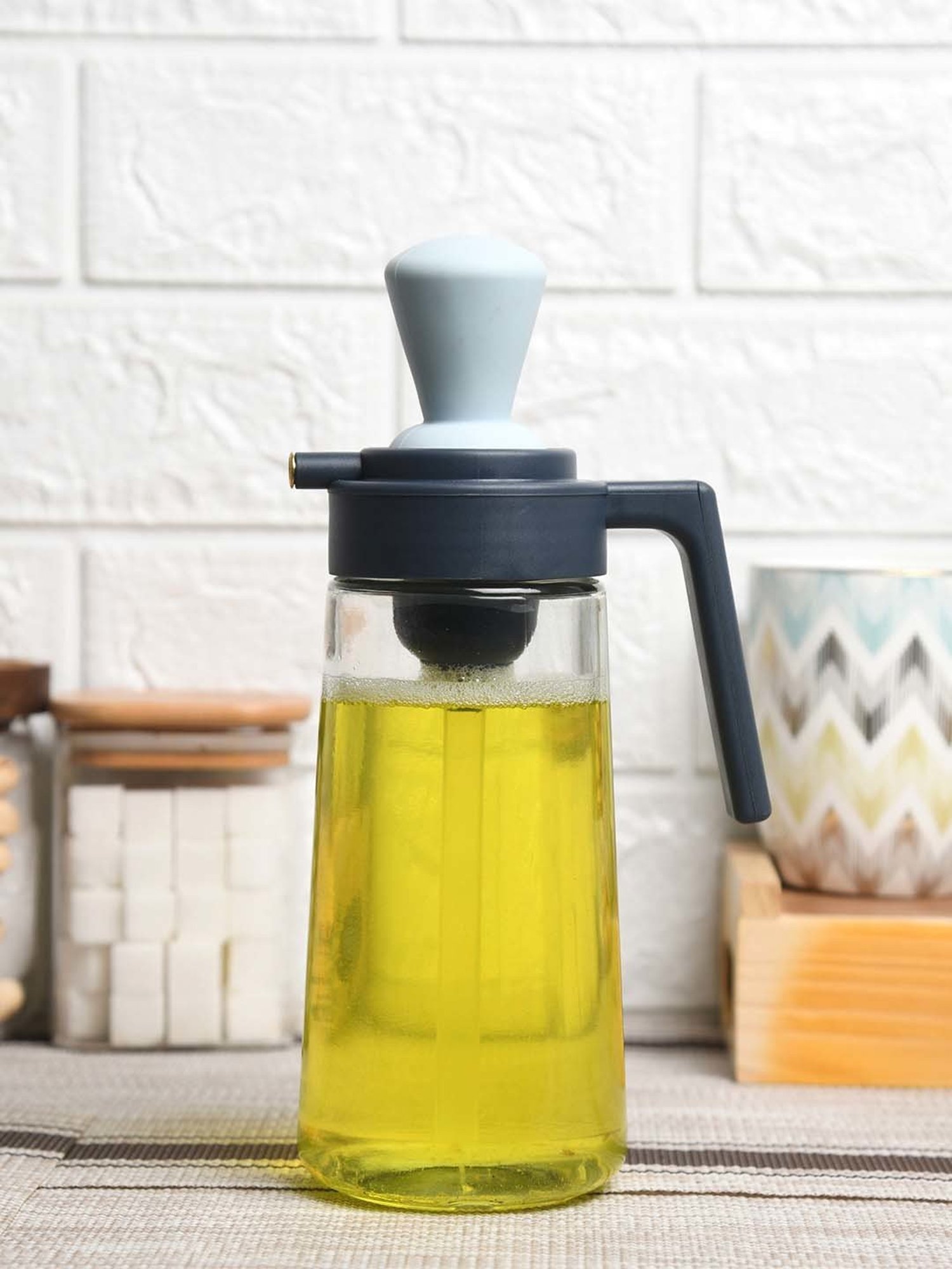 COLE & MASON White & Beige Ceramic Pourer - Set of 1