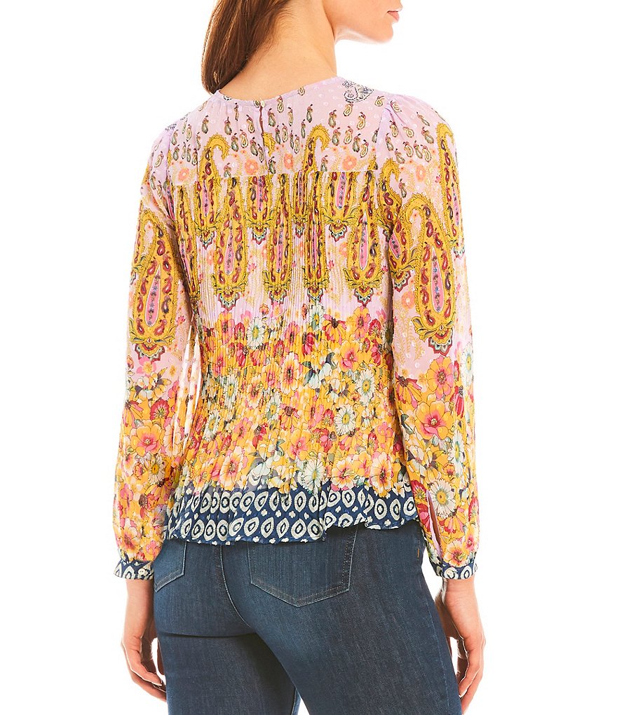 Figueroa & Flower Petite Size Gloria Floral Mixed Border Print Scoop Neck Long Sleeve Pleated Top