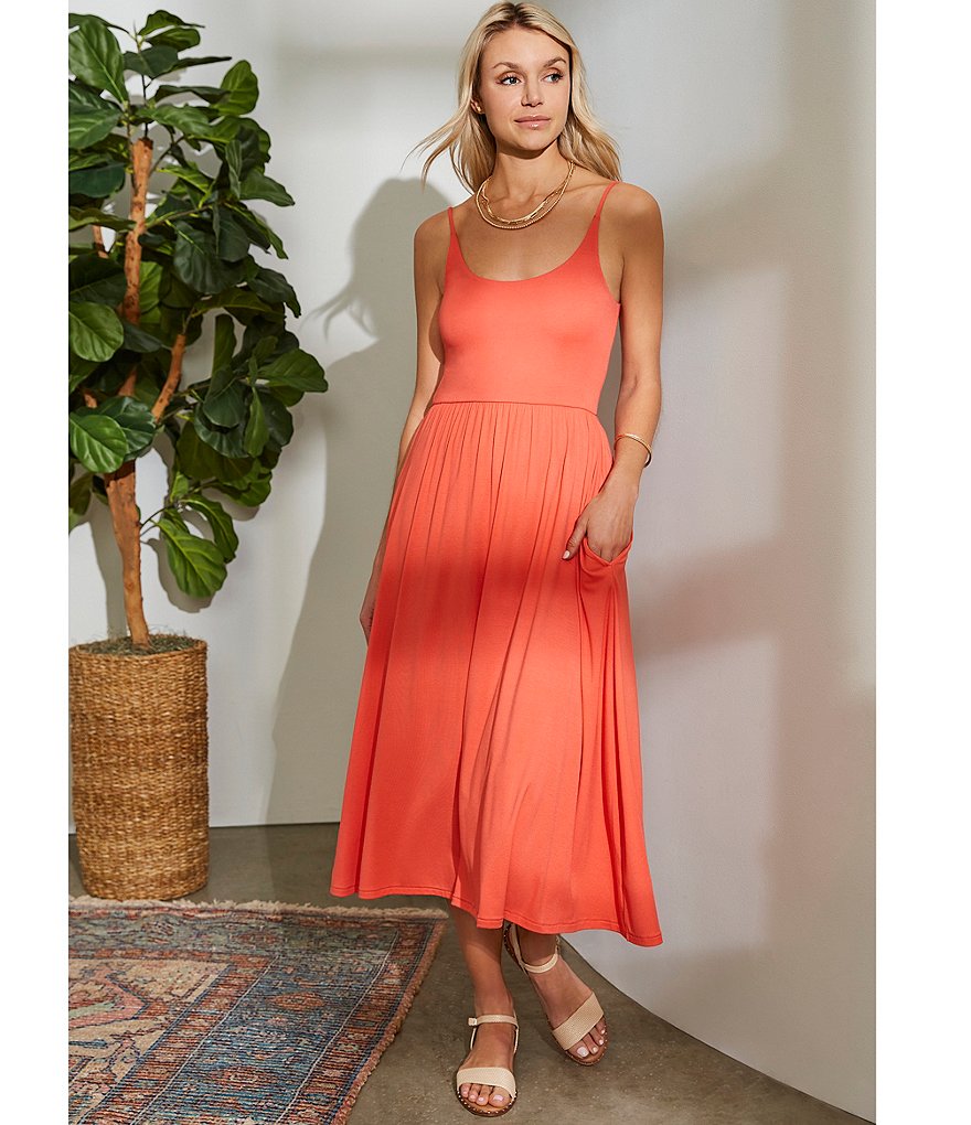 Every Sleeveless Scoop Neck Shift Midi Dress