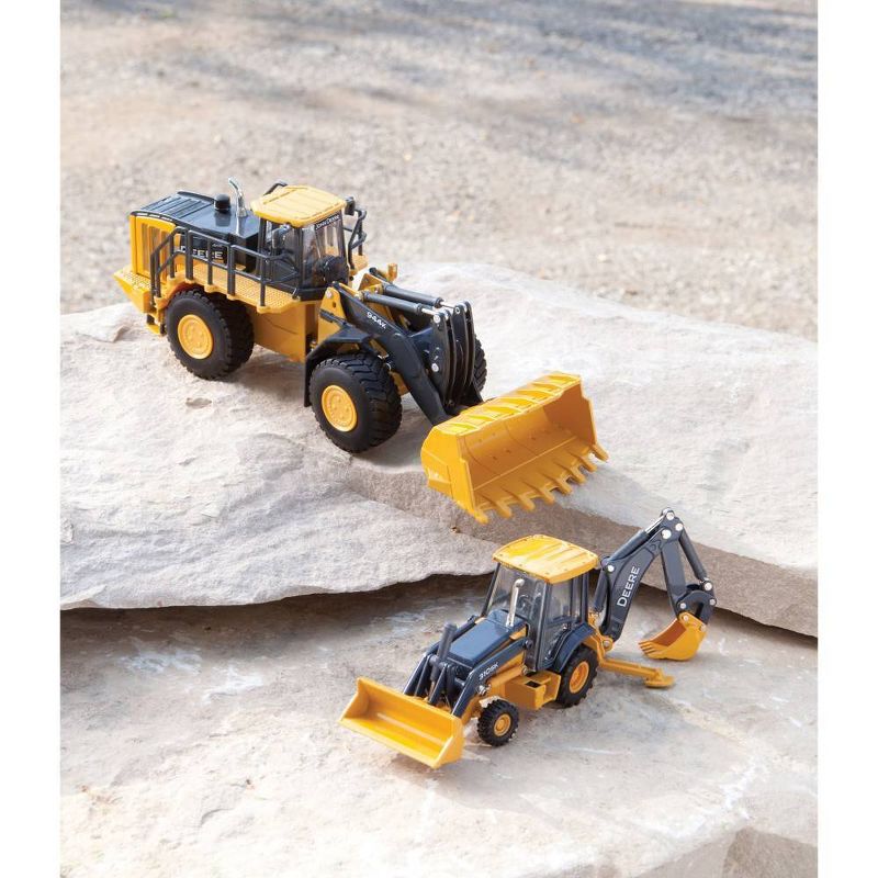 TOMY John Deere - 1:50 310SK Backhoe Loader