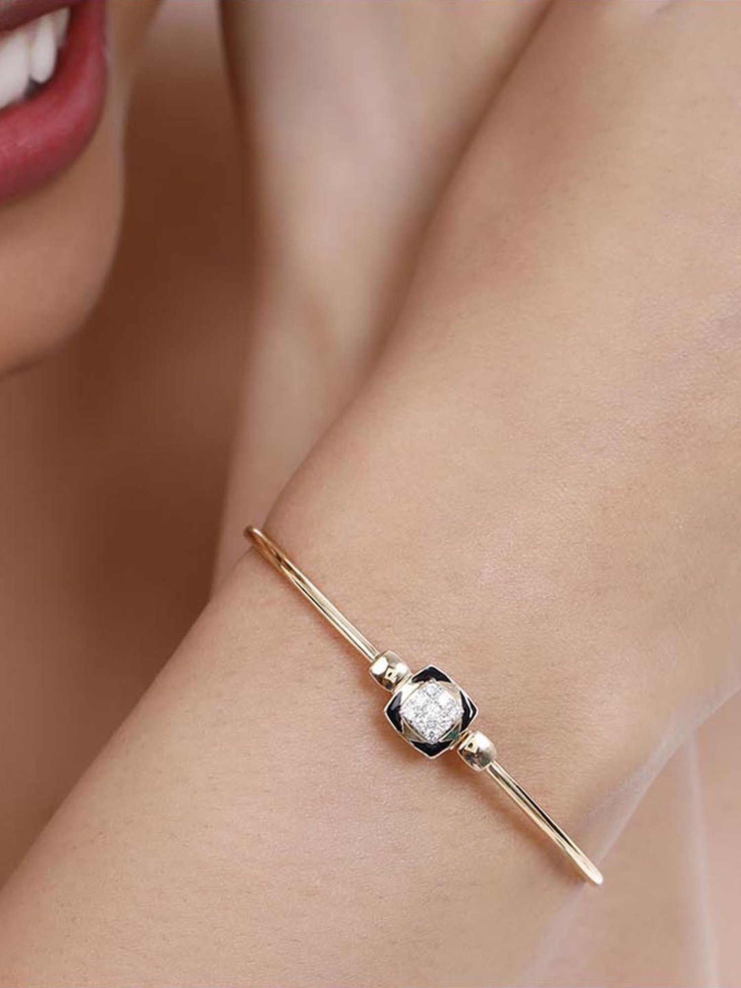 Mia by Tanishq 18k Gold Abstract Glimmer Diamond Bangle for Women