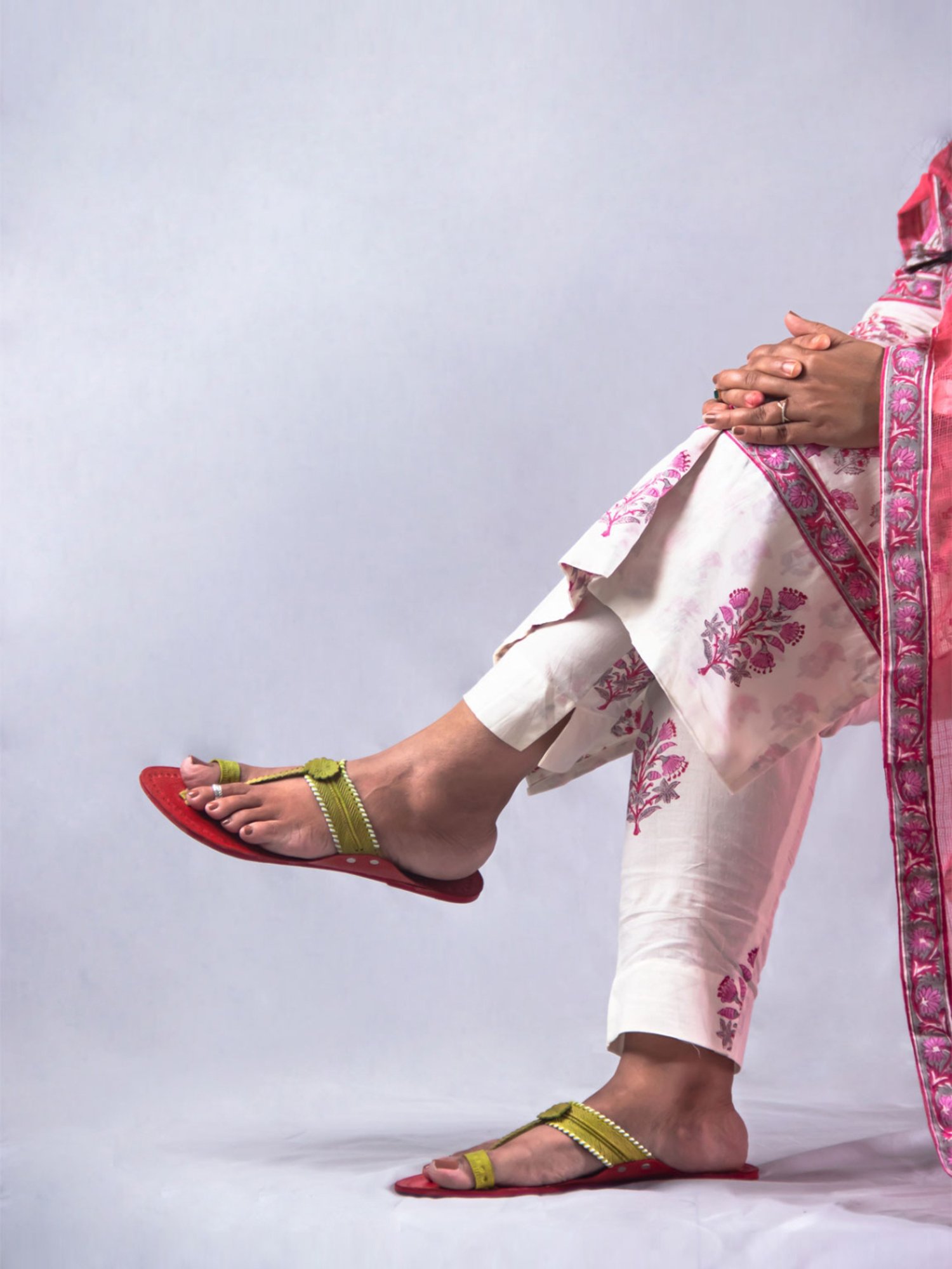 Kalapuri Women's Green Kolhapuri Sandals