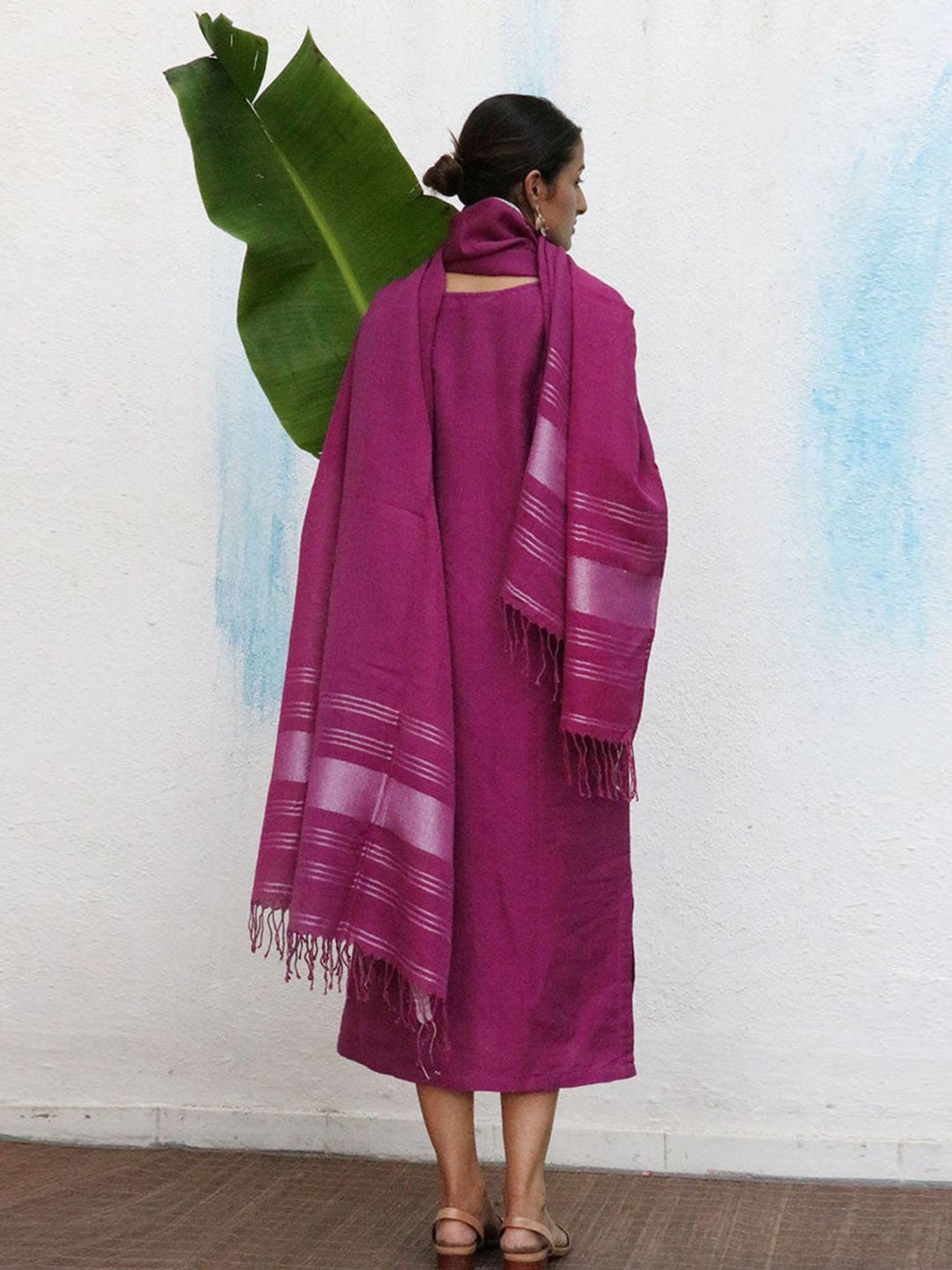 Chidiyaa Purple Breathe Nora Handwoven Linen Dupatta