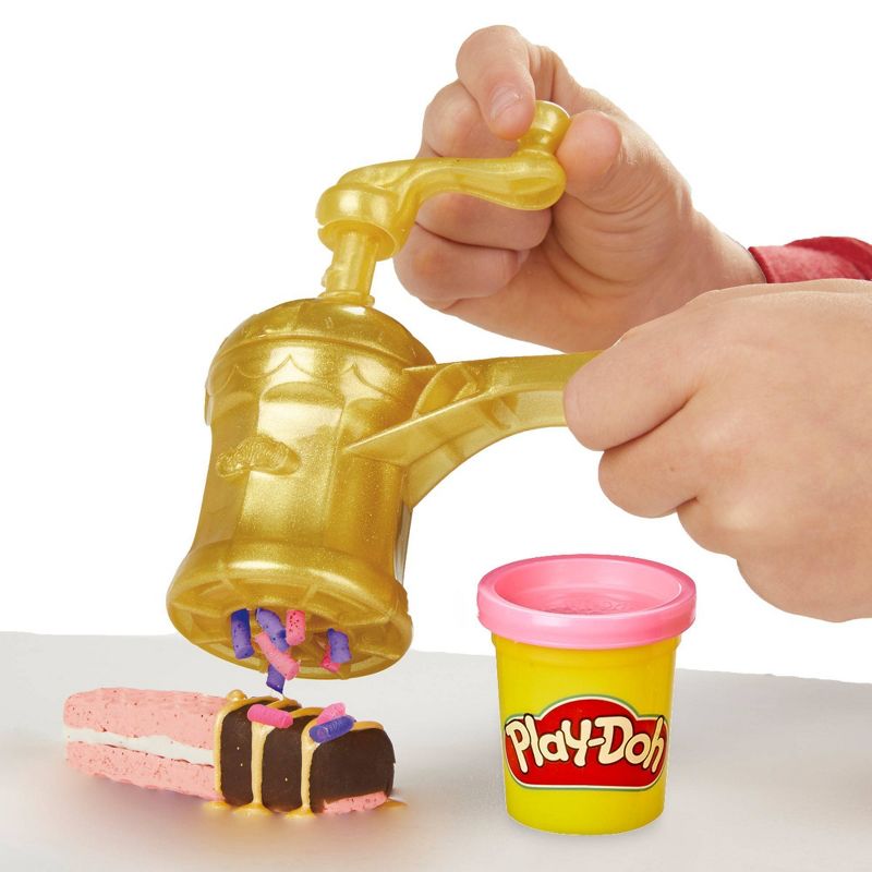 Play-Doh Gold Collection Gold Star Baker Playset