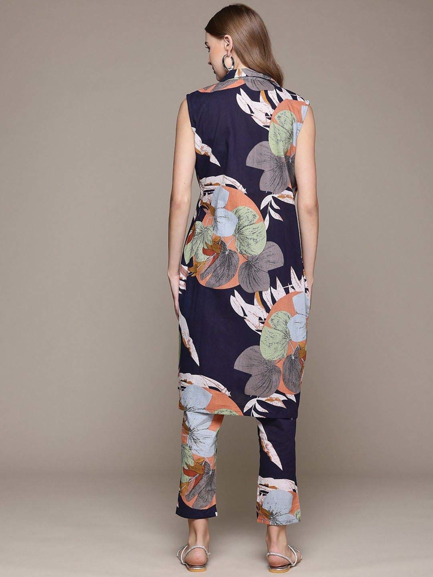 READIPRINT FASHIONS Black Cotton Printed Crop Top Pant Set With Jacket