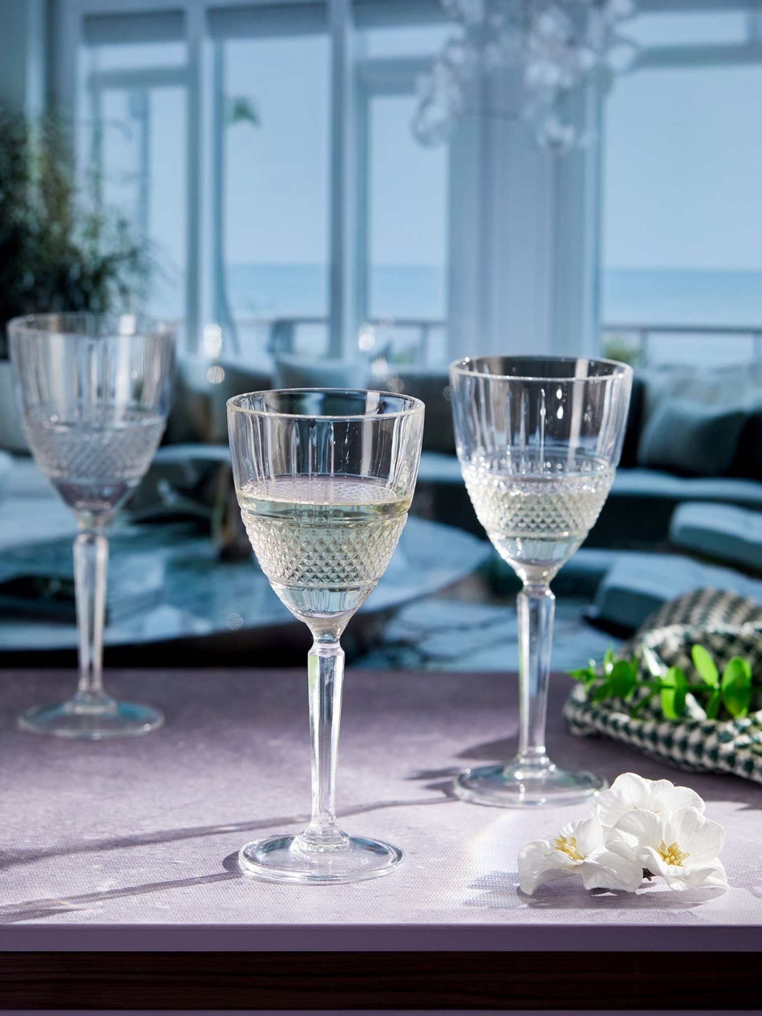 Trovea's Brillante Transparent Glass Wine Glass - Set of 4