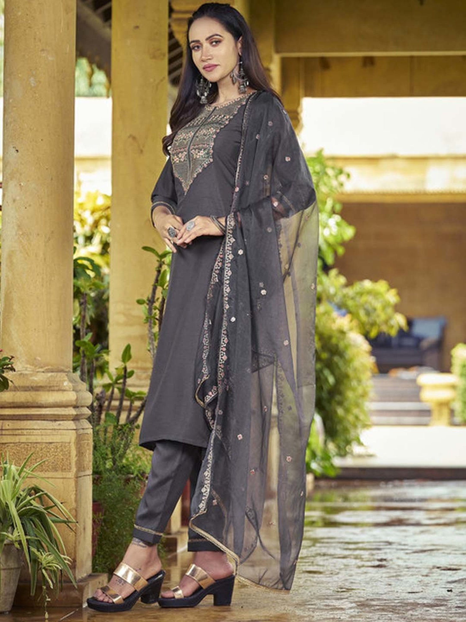 Skylee Grey Embroidered Kurta Pant Set With Dupatta