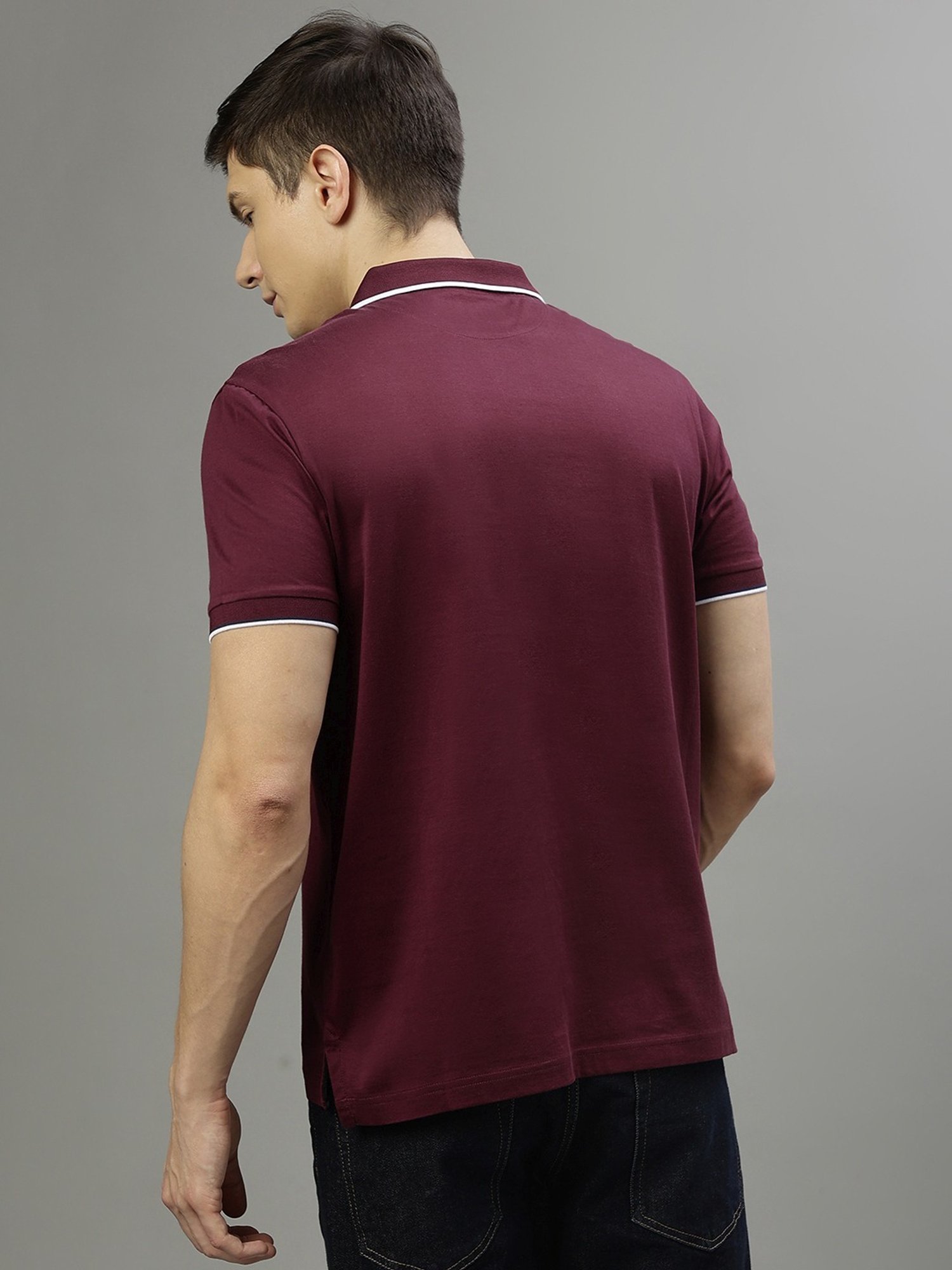 Iconic Men Solid Regular Fit Cotton T-shirt