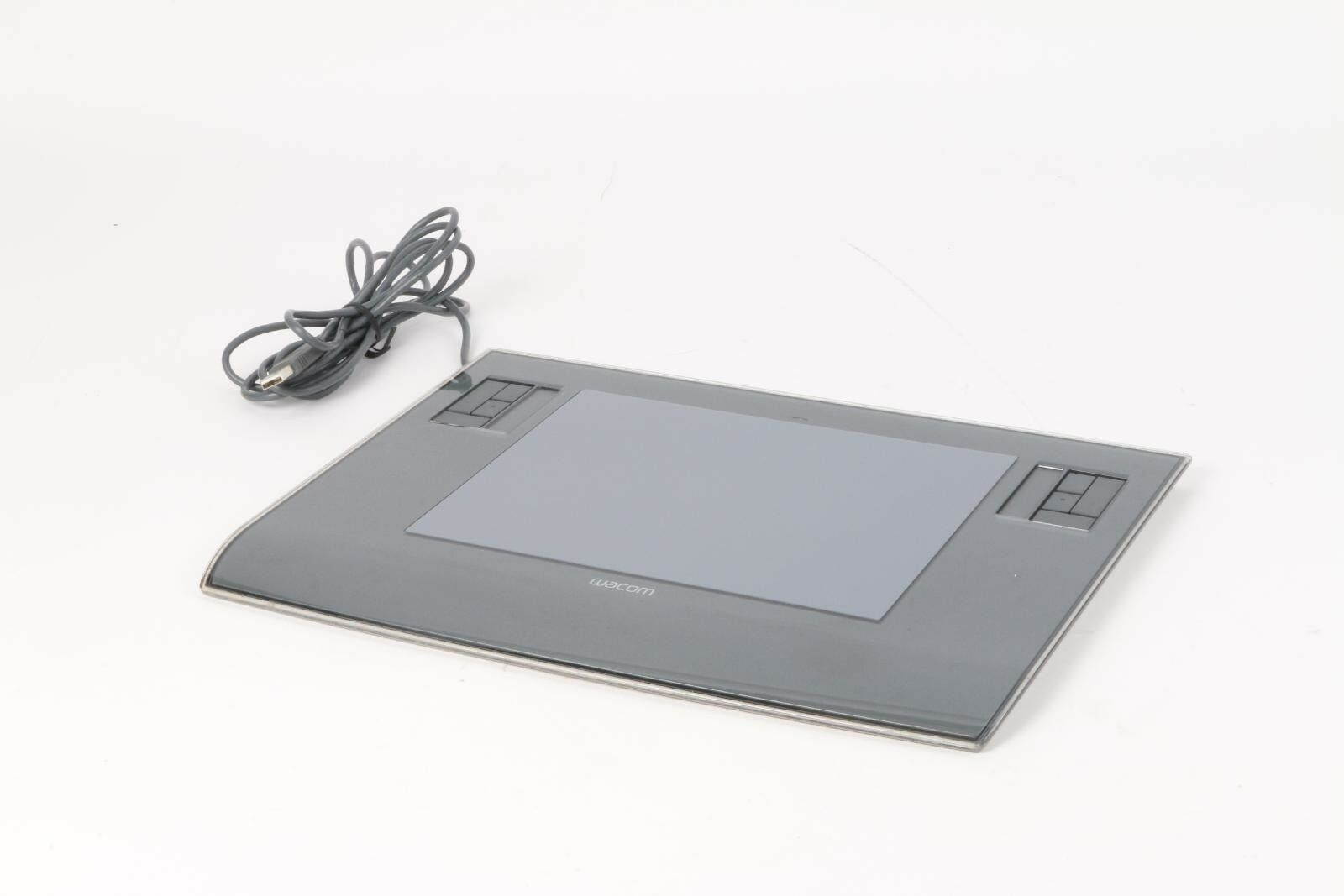 Lot of 12 Wacom PTZ-630 Intuos3 6 X 8-Inch Pen Tablet