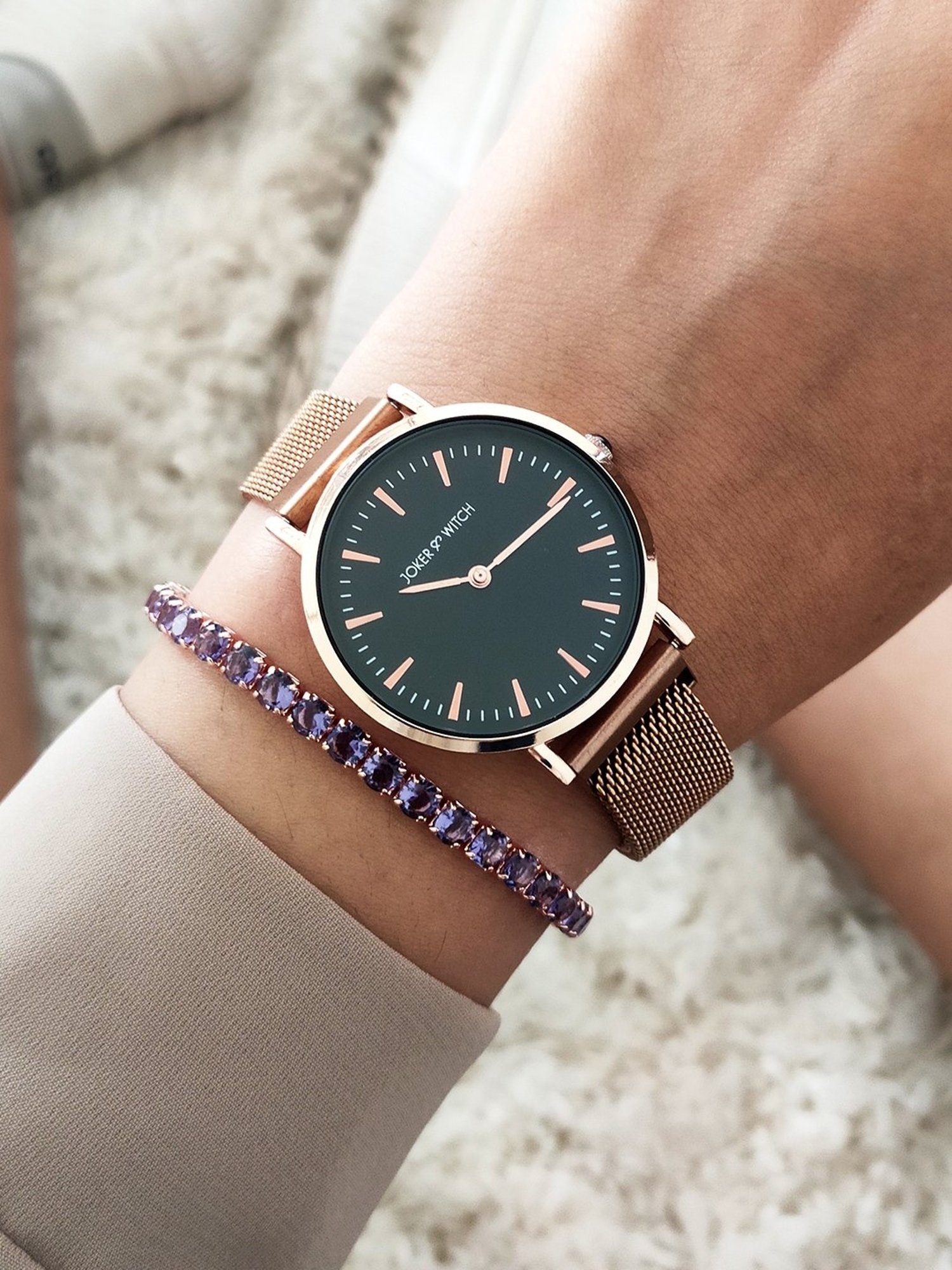 Joker & WItch JWBS579 Analog Watch for Women With Bracelet